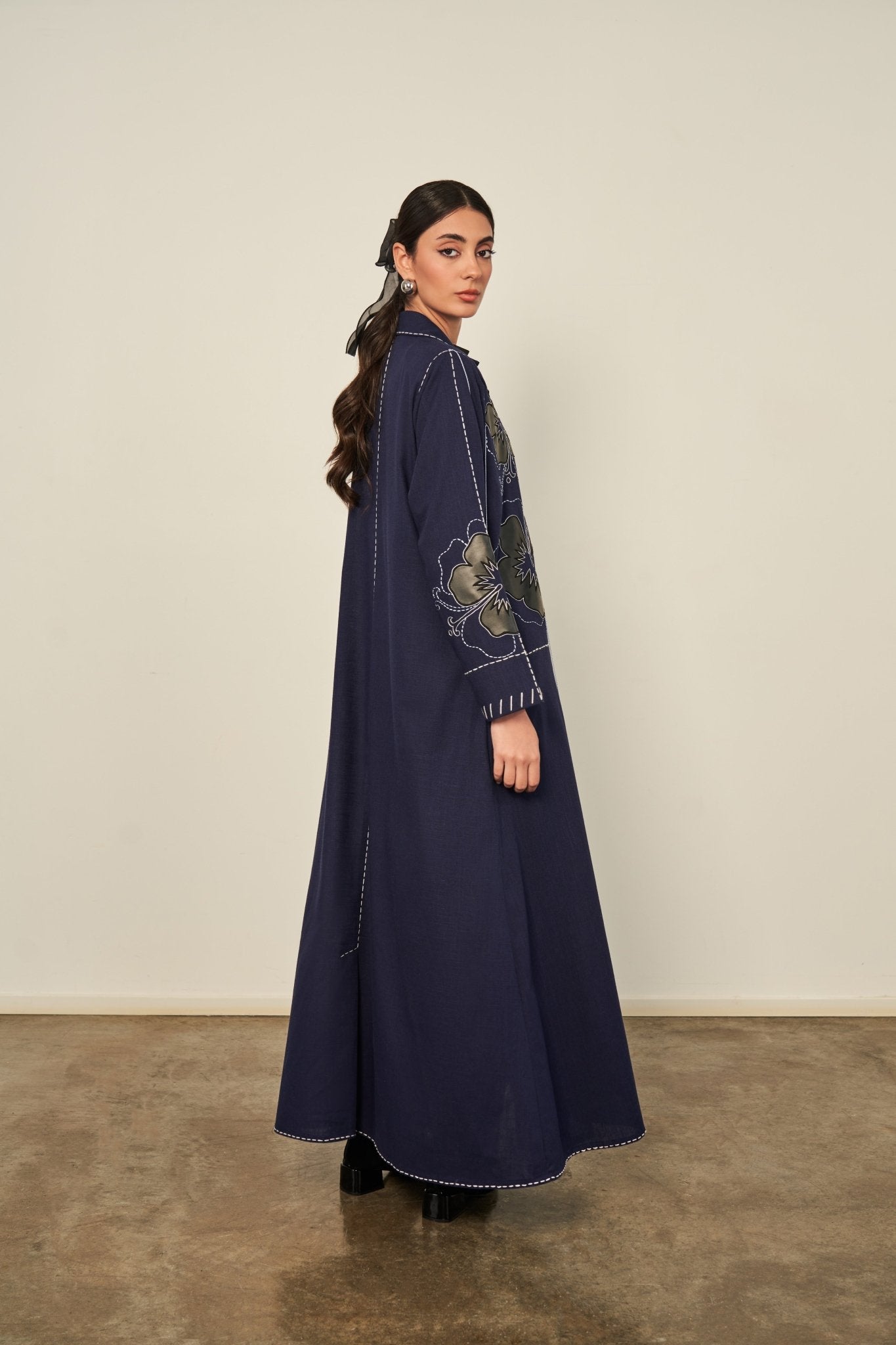 SAI 016 ABAYA - SAI - MIRA Y MANO