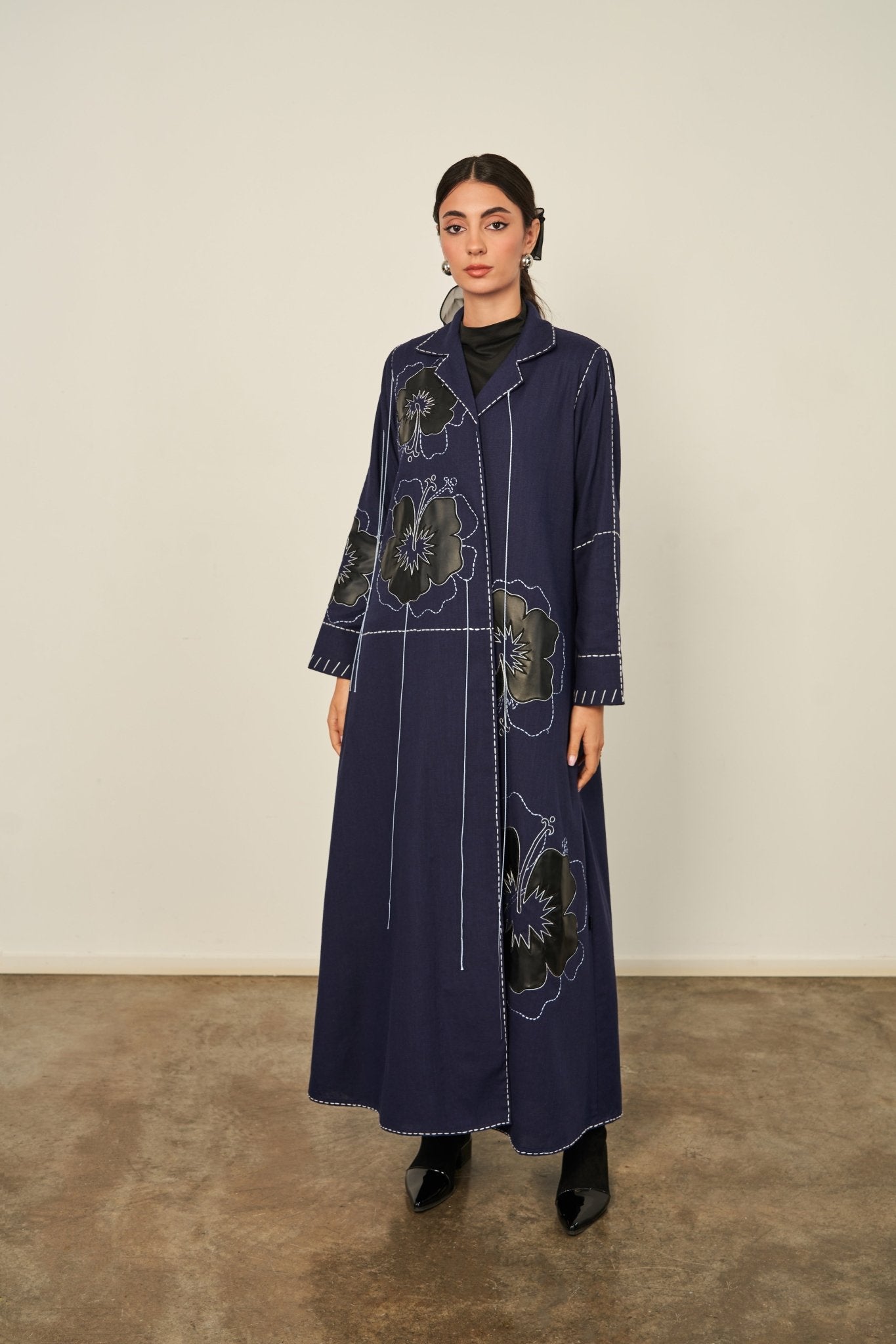 SAI 016 ABAYA - SAI - MIRA Y MANO