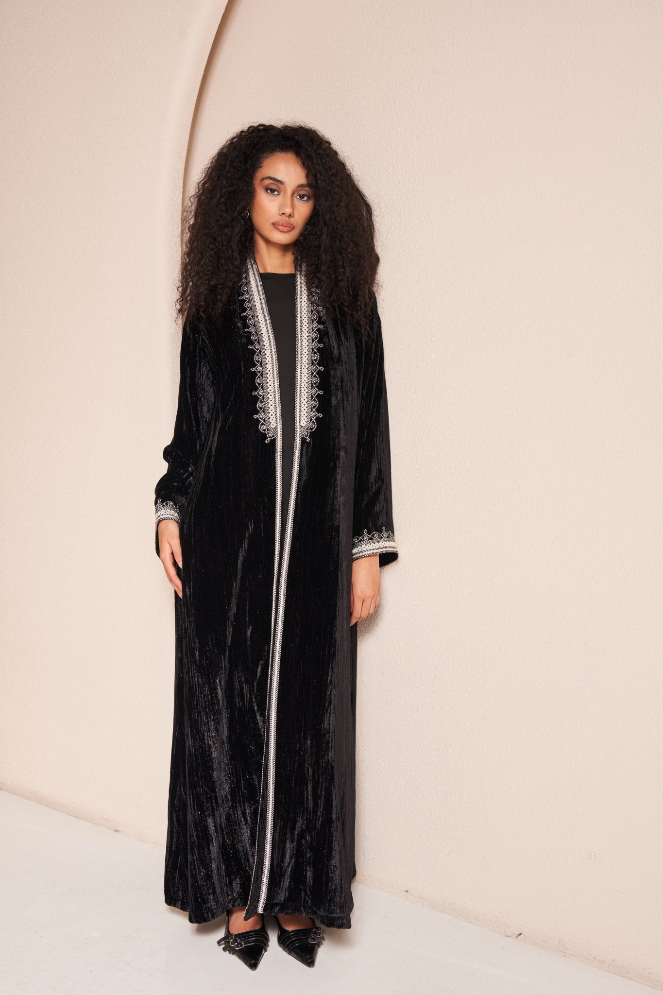 SAI 167 ABAYA - SAI - MIRA Y MANO