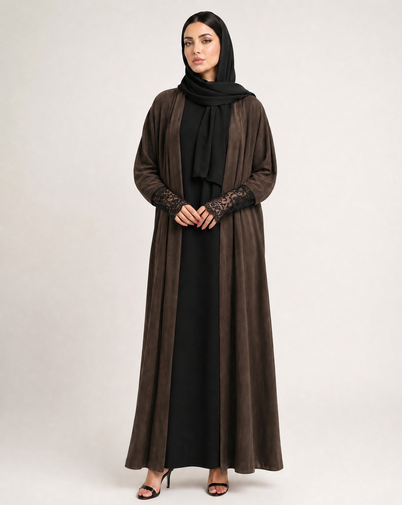 SISOTSLB1 - A ABAYA - SARA INTABI - MIRA Y MANO