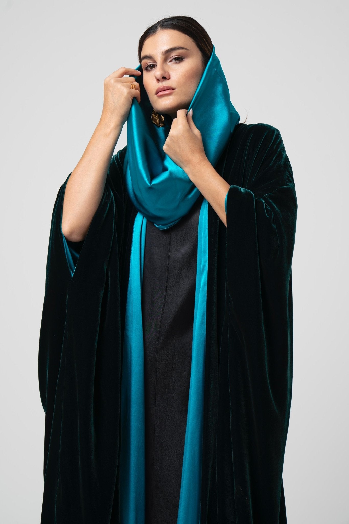 SISWDFVS - TL ABAYA - SARA INTABI - MIRA Y MANO