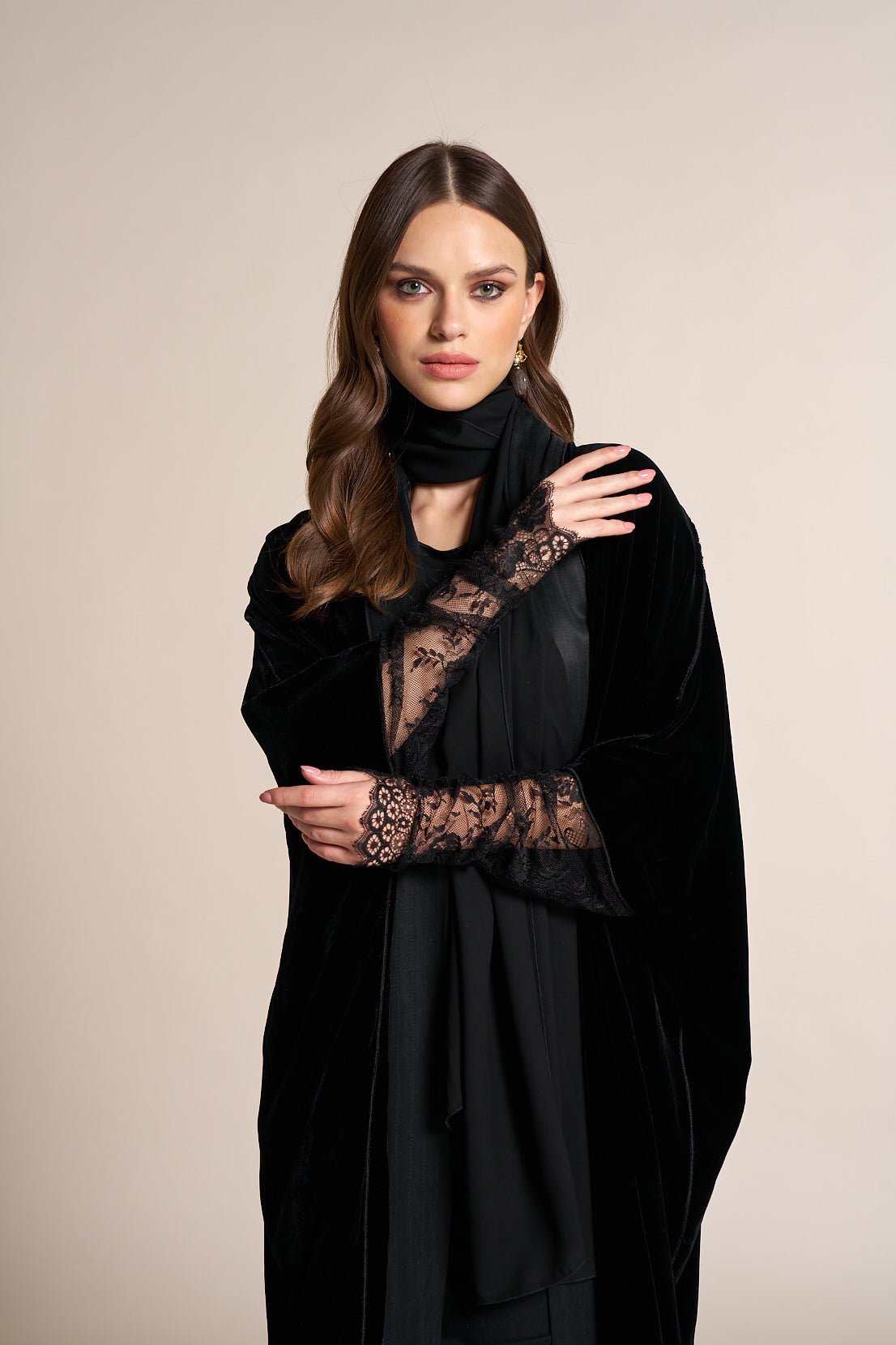 SISWVALS - BK ABAYA - SARA INTABI - MIRA Y MANO