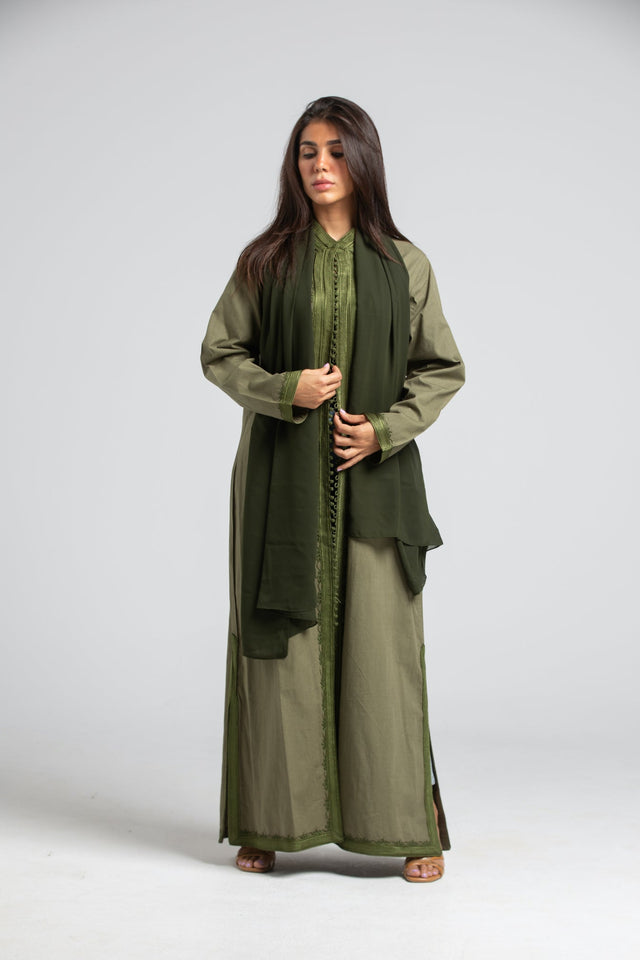 ST - 24 - 302 ABAYA - SARA THIYAB - MIRA Y MANO