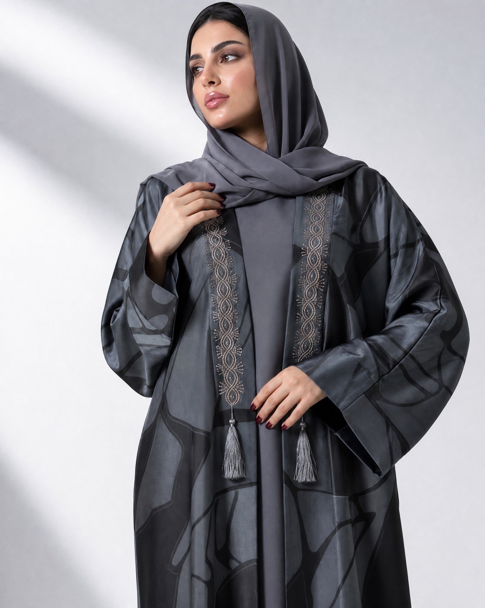GB - Gray Silk Abaya - SASH - MIRA Y MANO