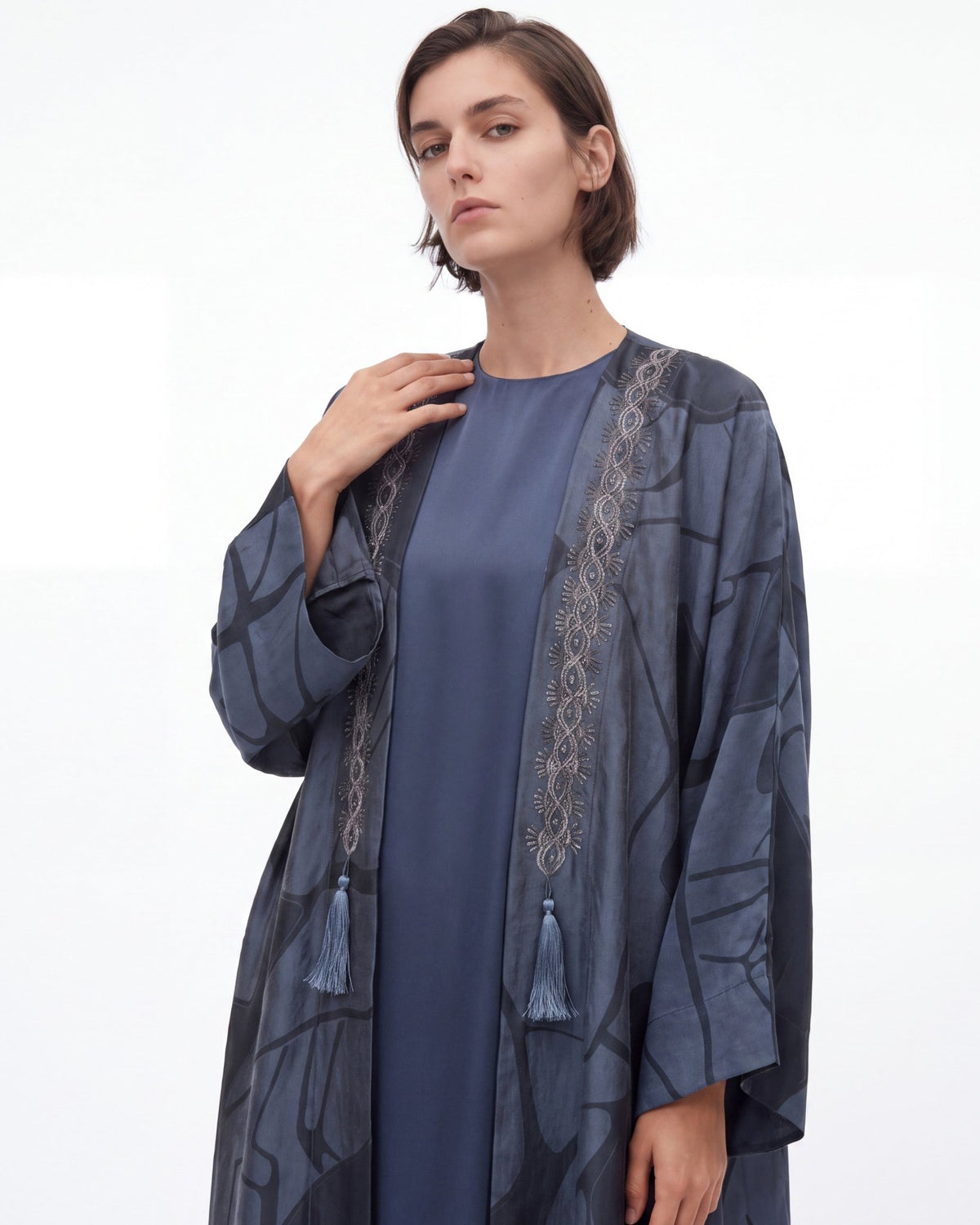 GB – Gray Silk Abaya - SASH - MIRA Y MANO