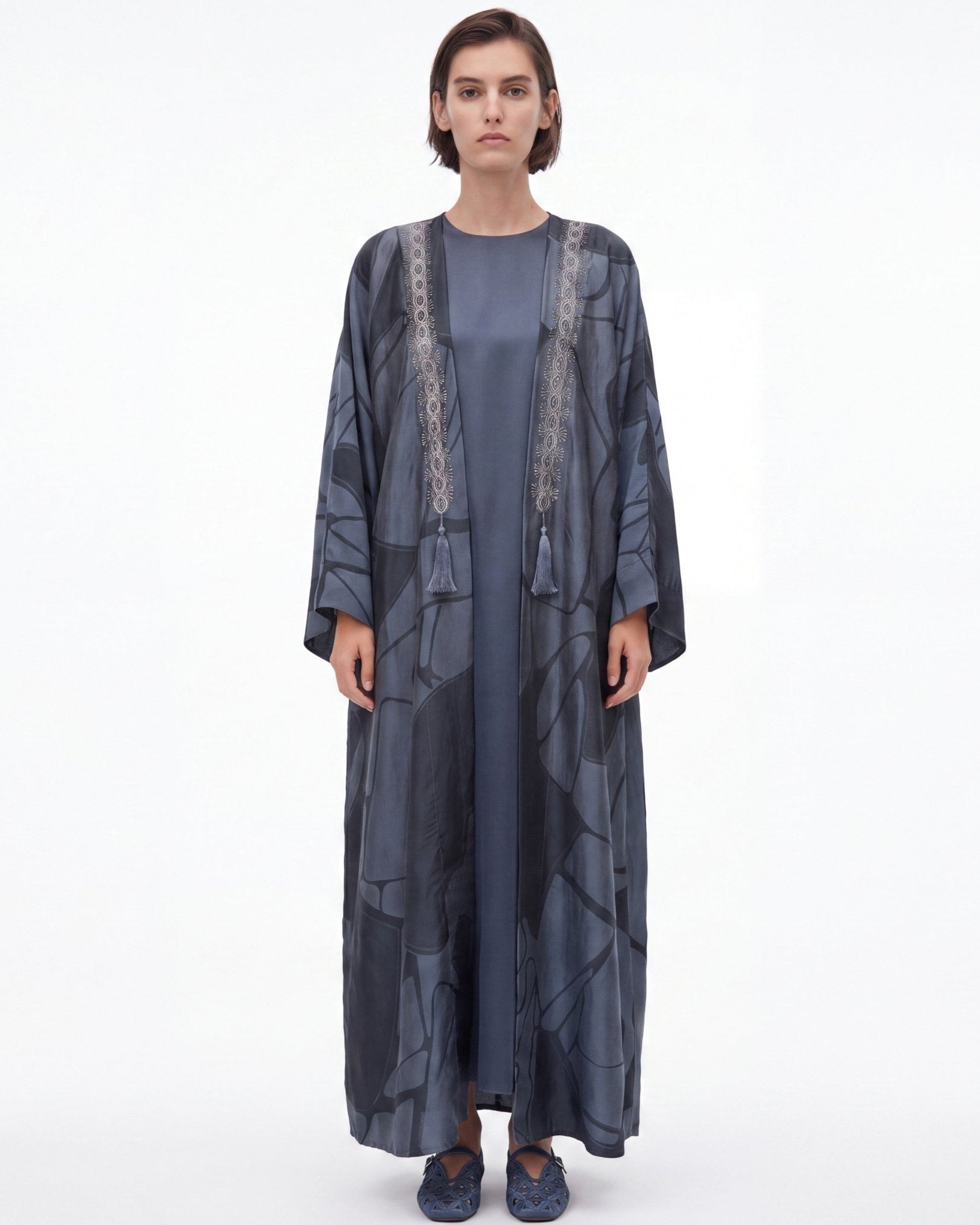 GB – Gray Silk Abaya - SASH - MIRA Y MANO