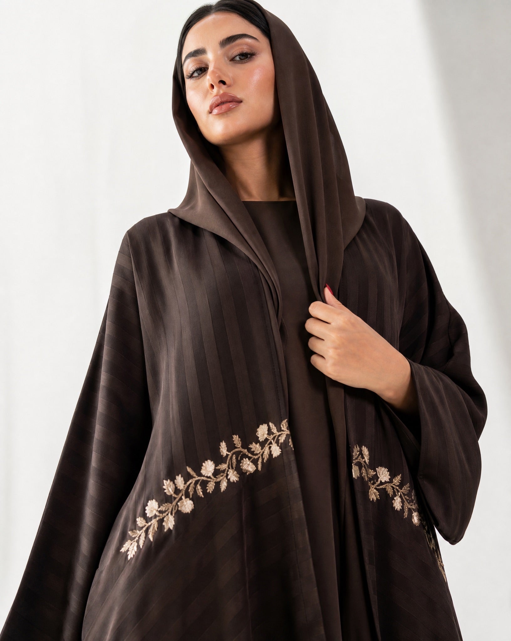 SB - Brown Crepe Abaya - SASH - MIRA Y MANO