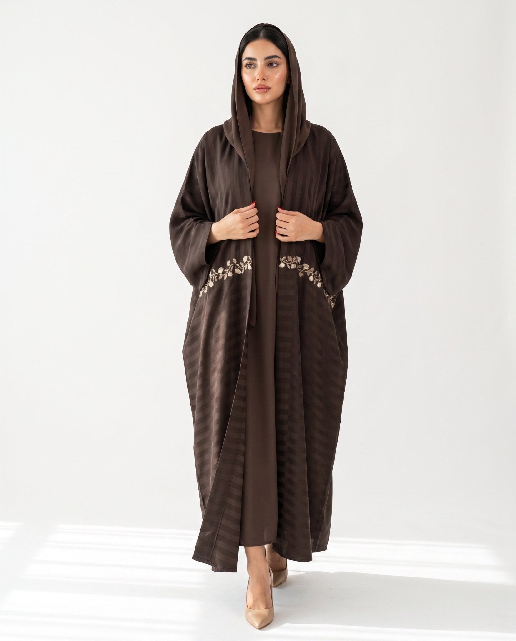 SB - Brown Crepe Abaya - SASH - MIRA Y MANO