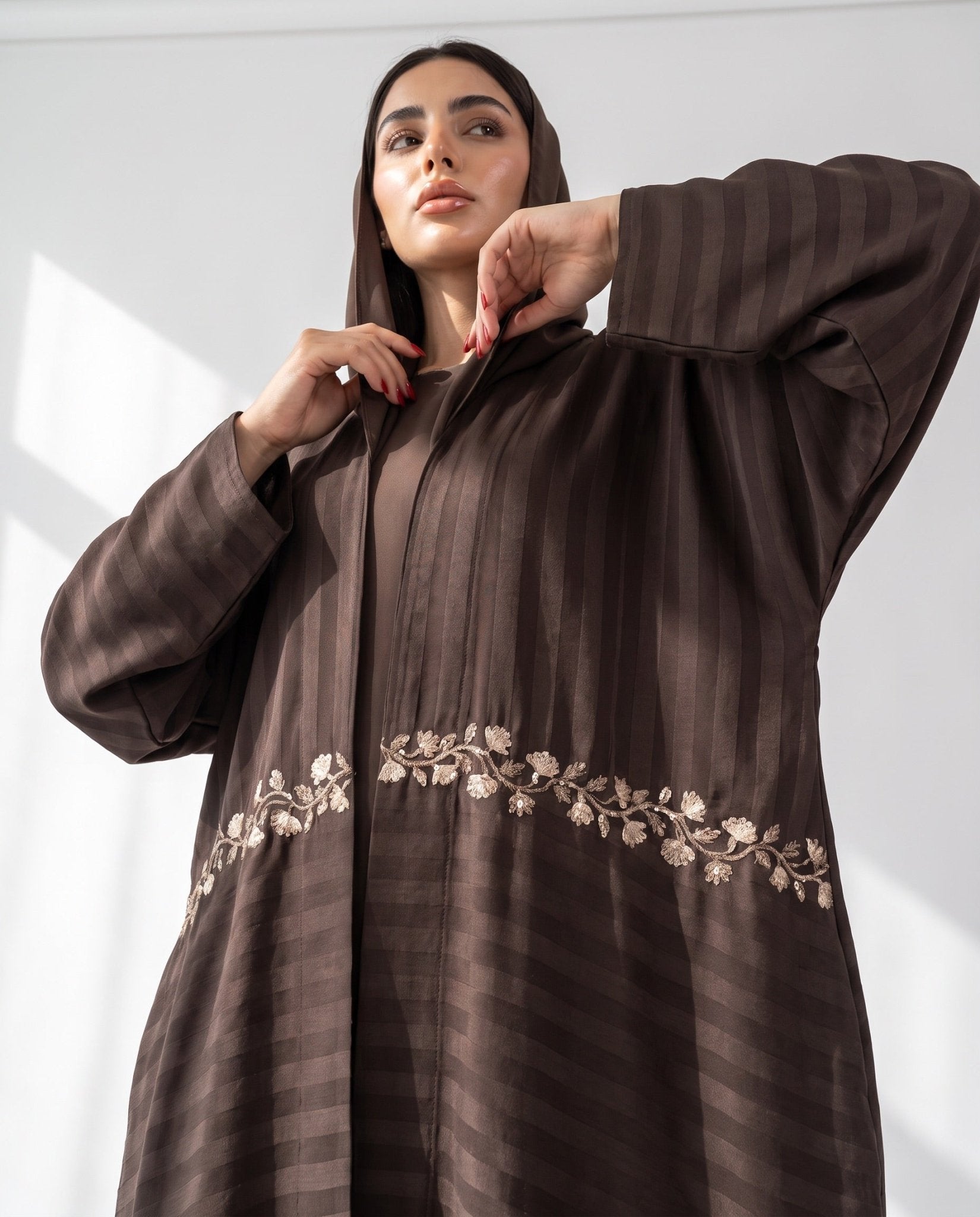 SB - Brown Crepe Abaya - SASH - MIRA Y MANO