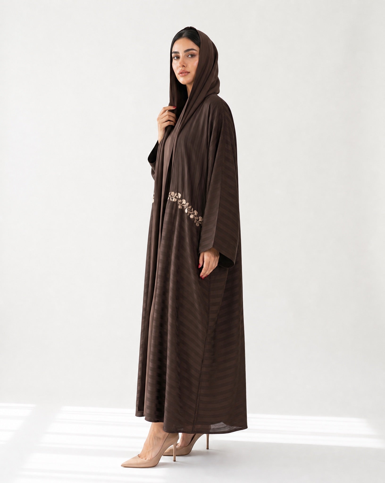 SB - Brown Crepe Abaya - SASH - MIRA Y MANO