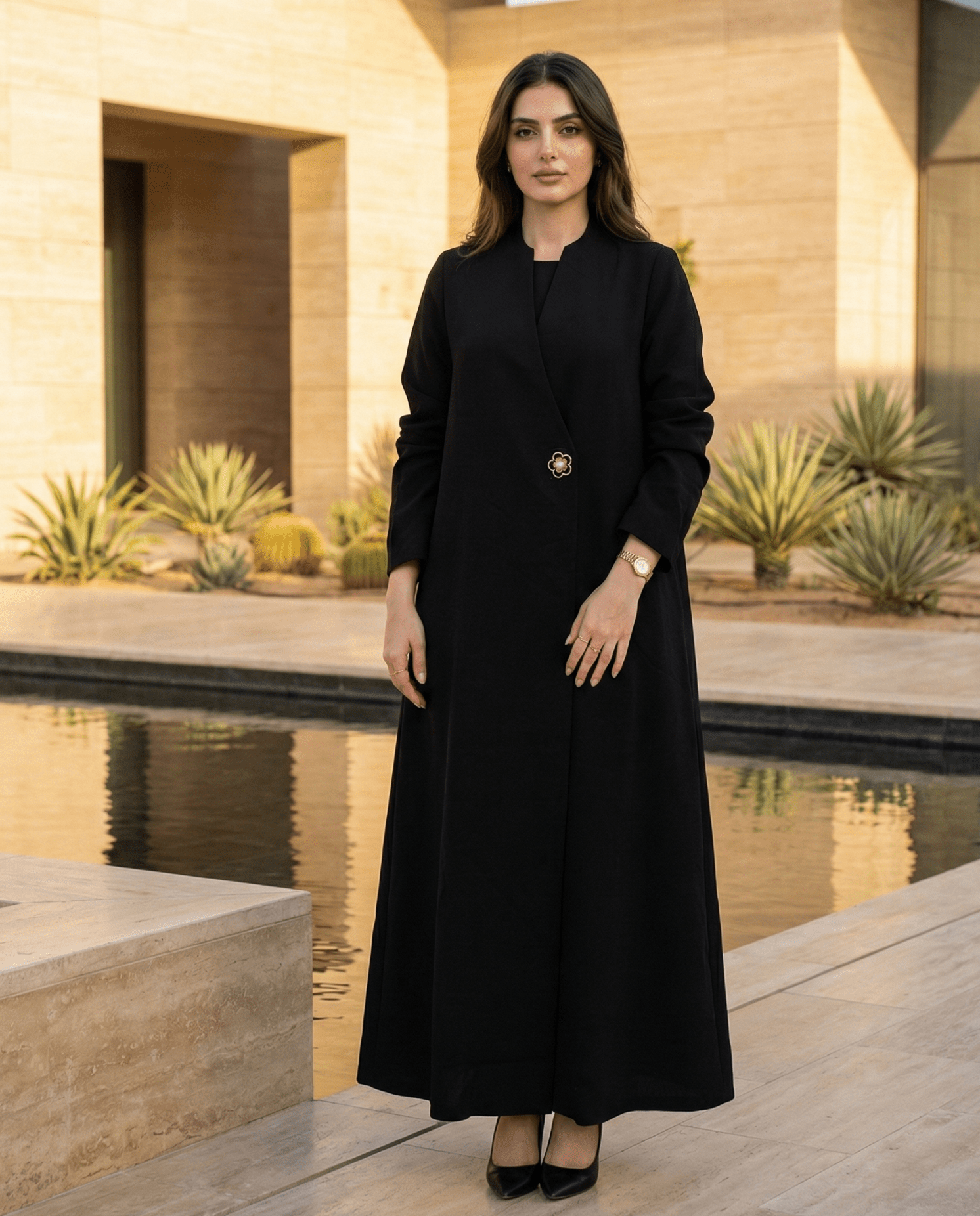 CODE - 38 - BLK ABAYA - SCYCLE - MIRA Y MANO