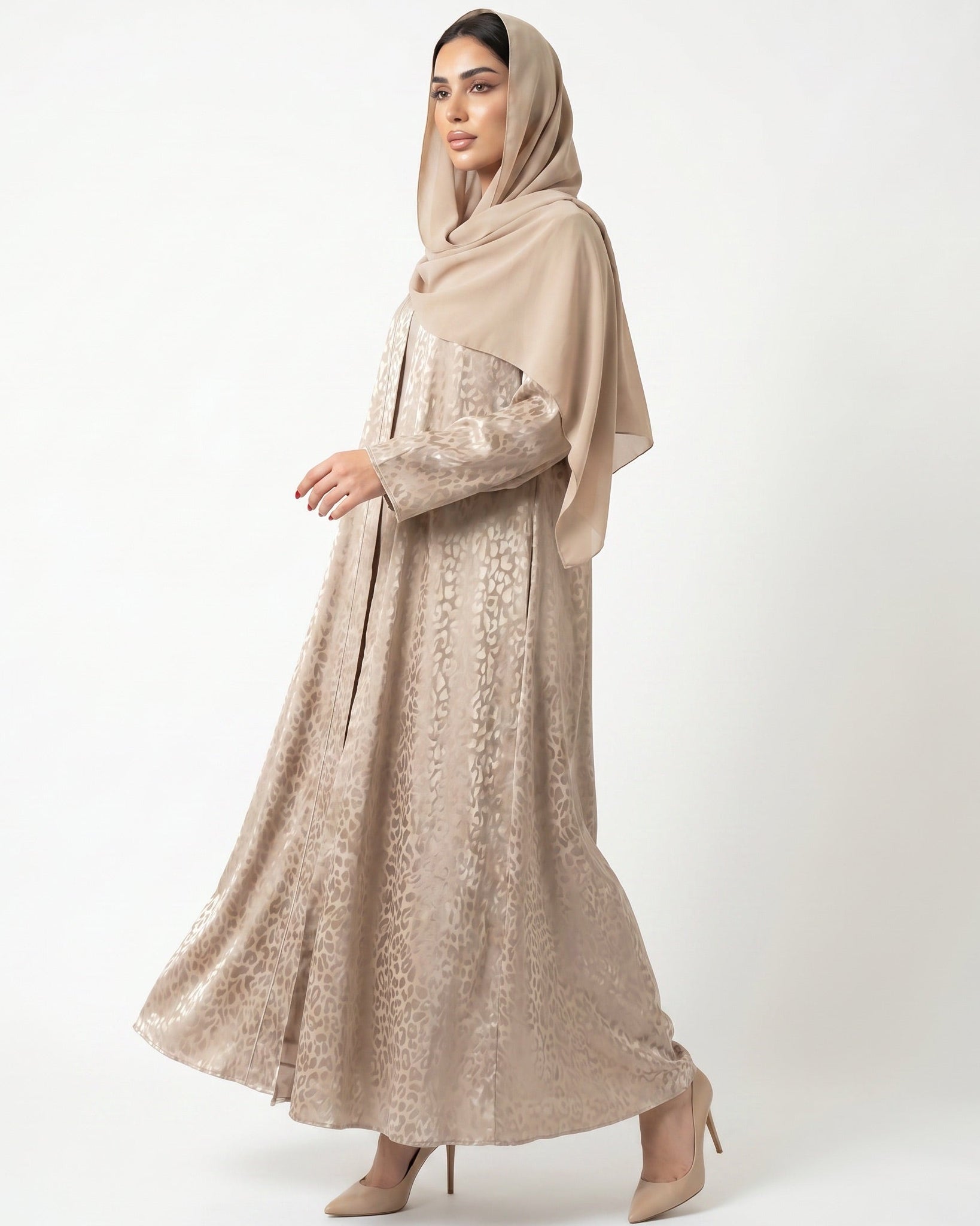 SCYCLE-44 ABAYA - SCYCLE - MIRA Y MANO
