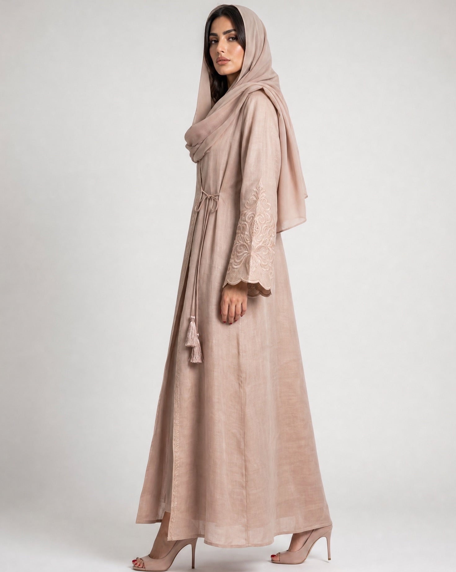 SCYCLE-53 ABAYA - SCYCLE - MIRA Y MANO