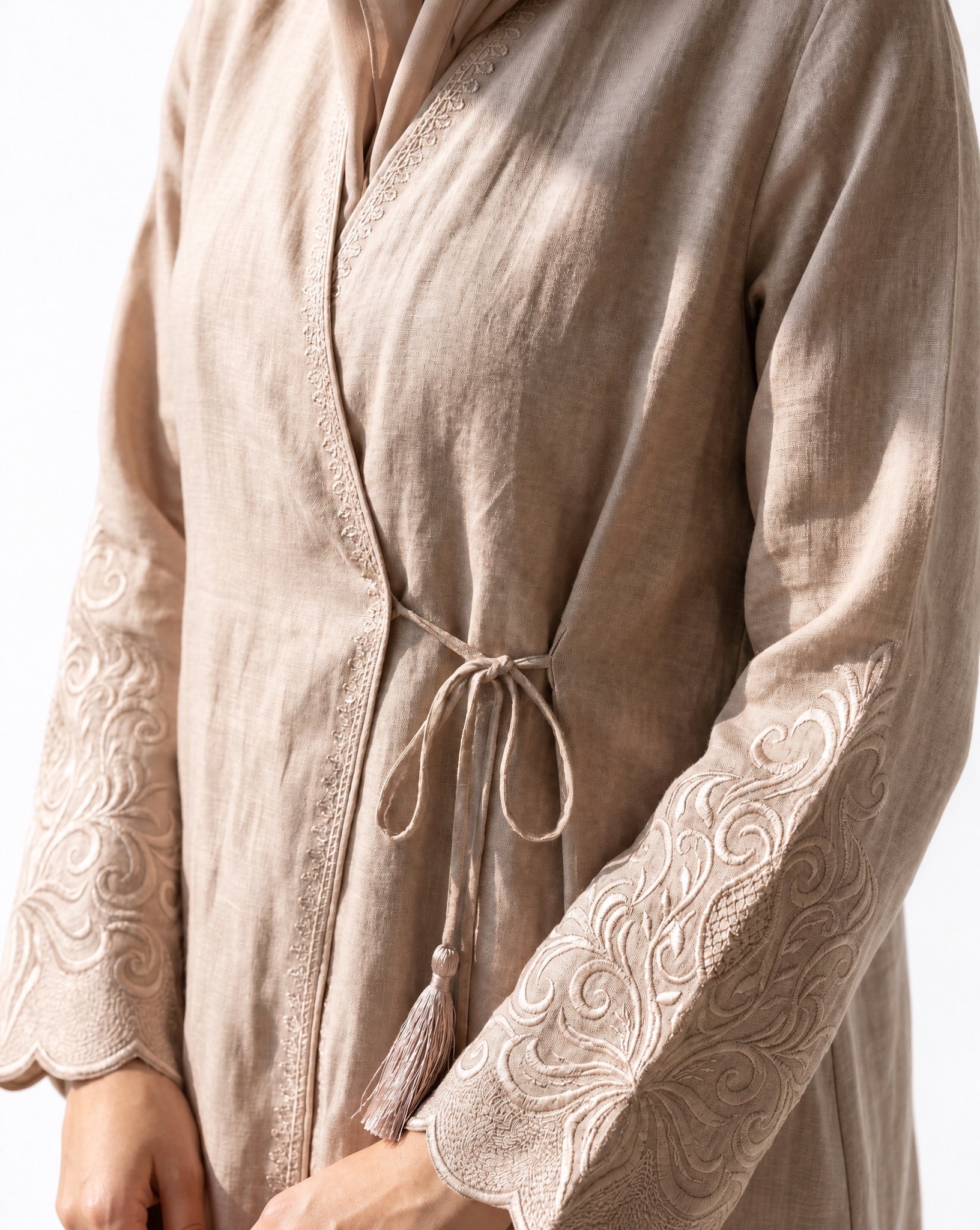 SCYCLE-53 ABAYA - SCYCLE - MIRA Y MANO