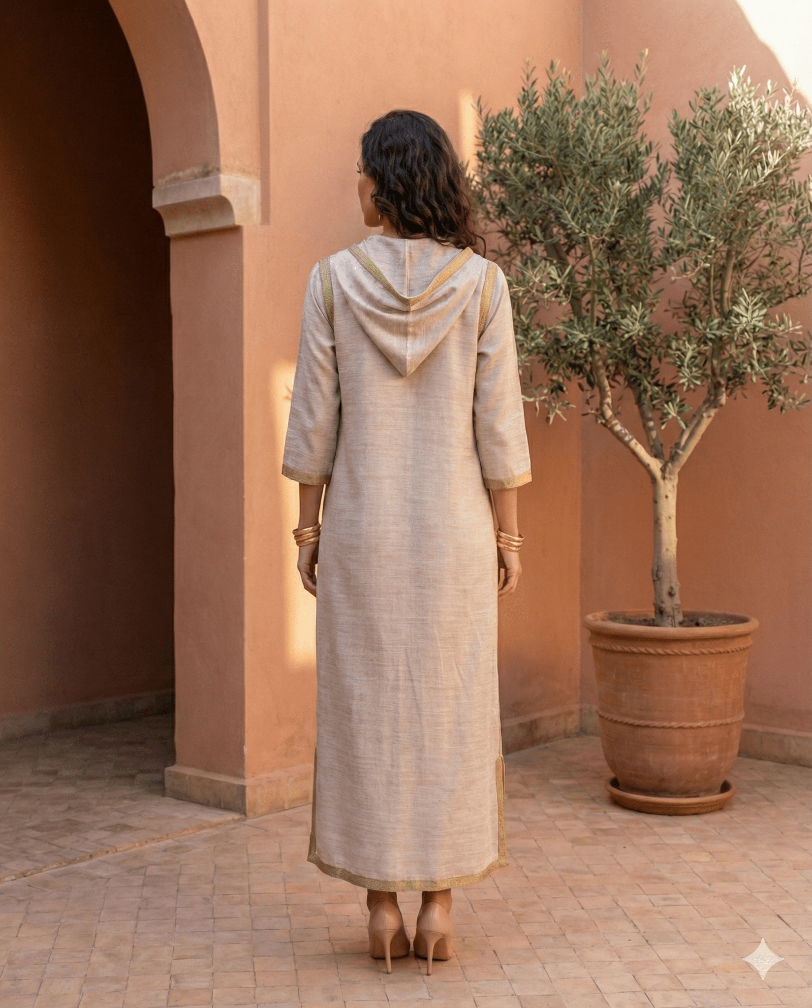 JELLABA - BE JALABIAH - SHABAKA - MIRA Y MANO