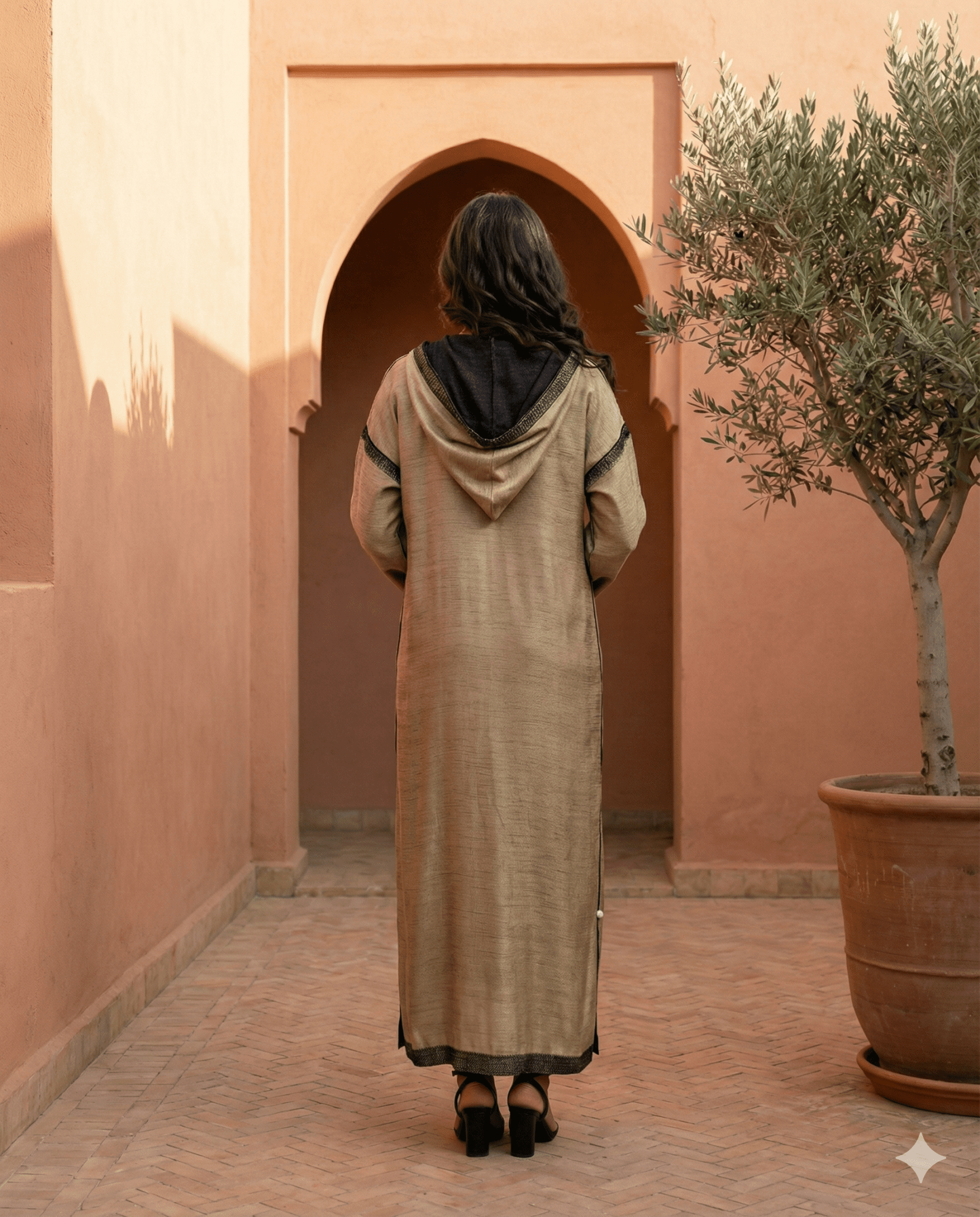 JELLABA - TN JALABIAH - SHABAKA - MIRA Y MANO