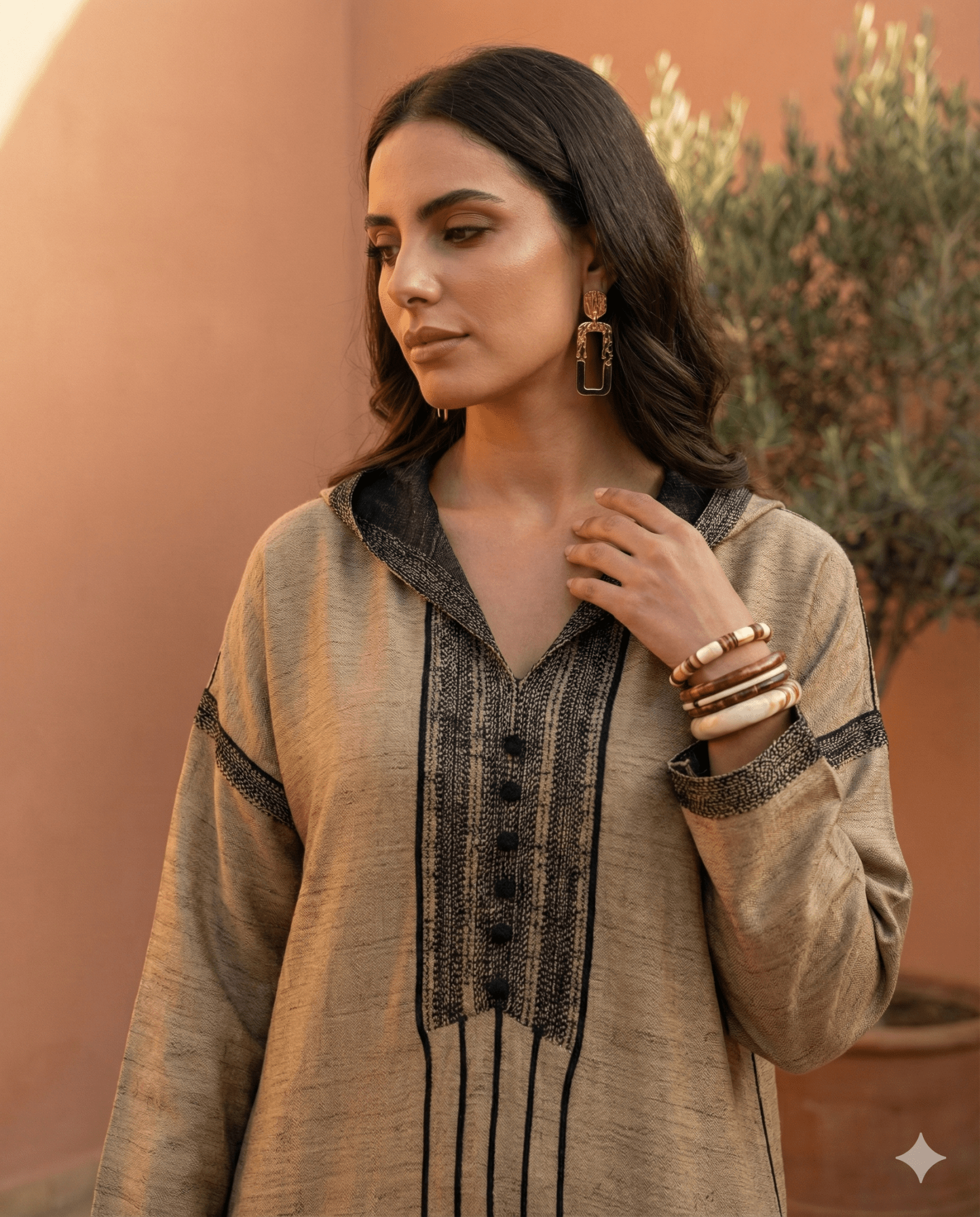 JELLABA - TN JALABIAH - SHABAKA - MIRA Y MANO