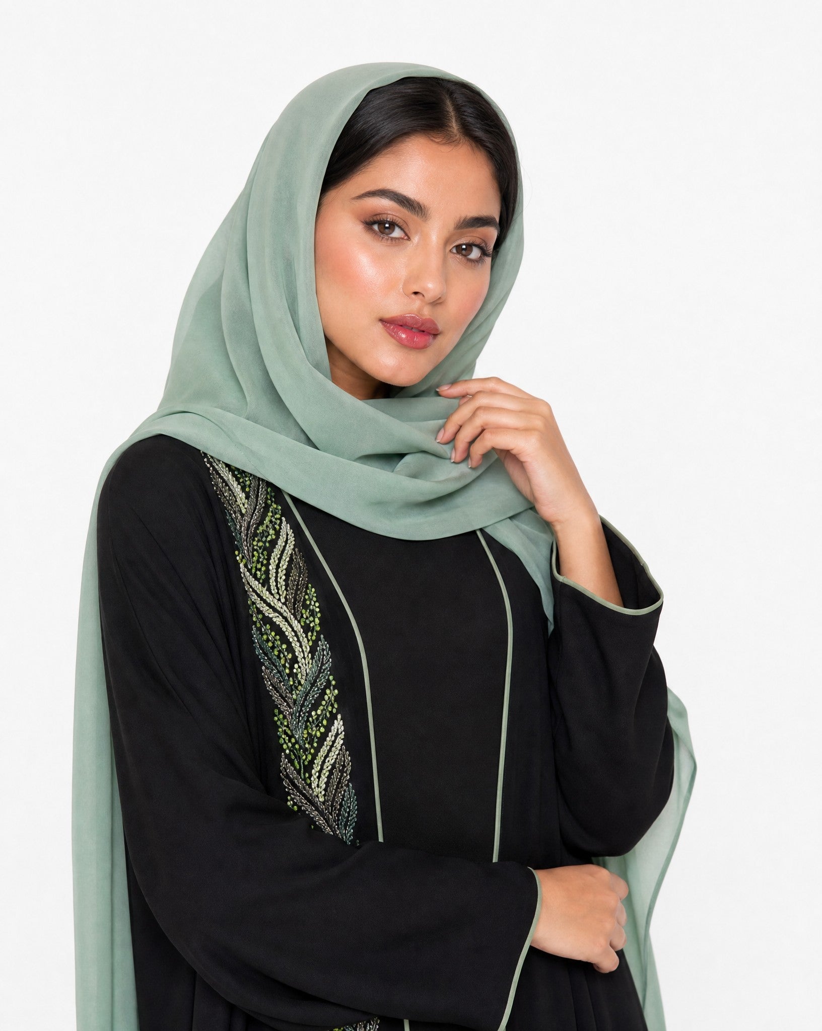 LN-578 ABAYA - SHATHR - MIRA Y MANO