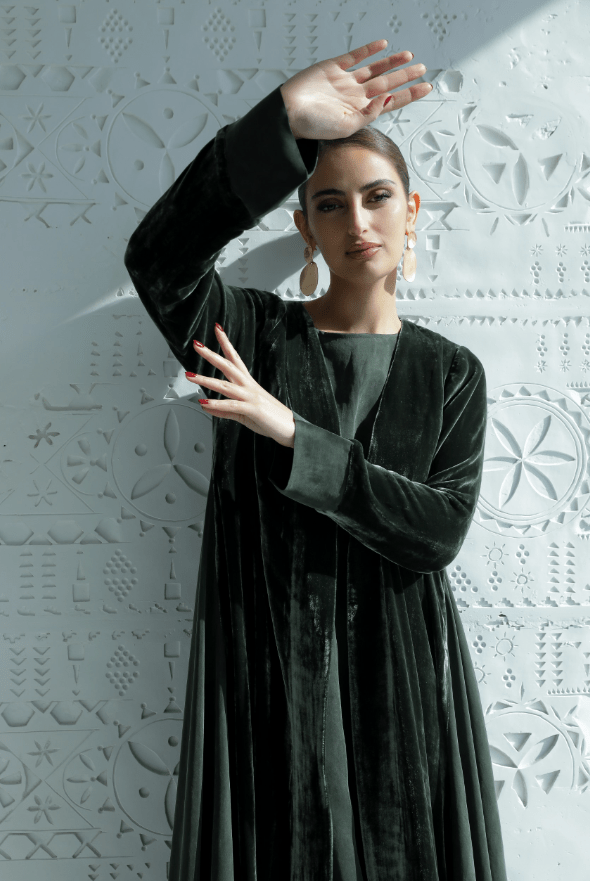 VE - 403A ABAYA - SHATHR - MIRA Y MANO