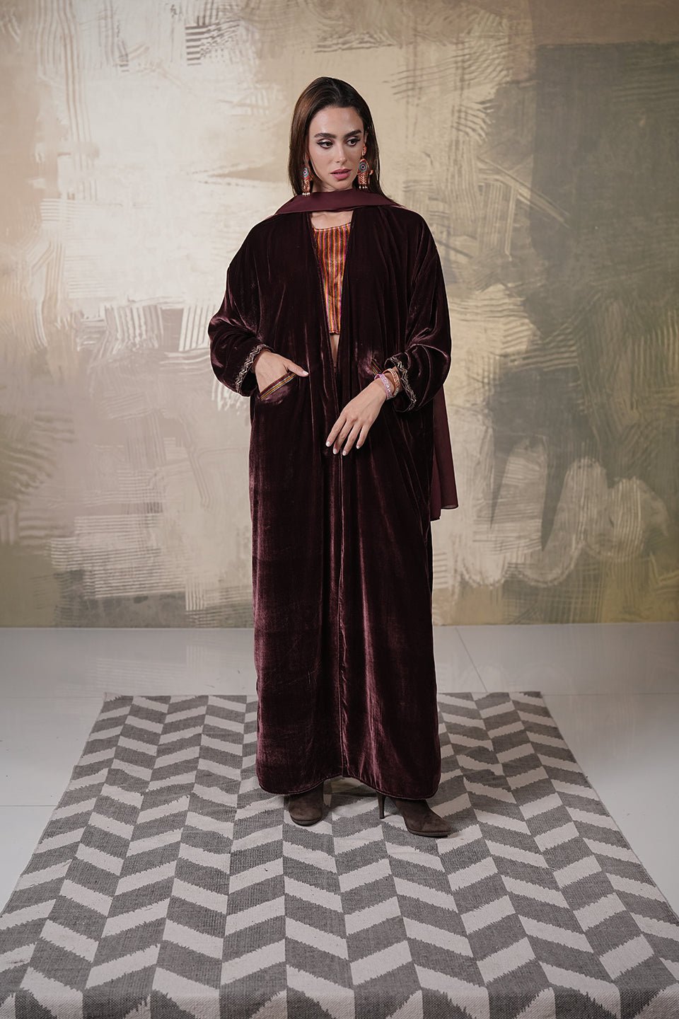 ANUM - BR ABAYA - SR BY SONALI RAMAN - MIRA Y MANO