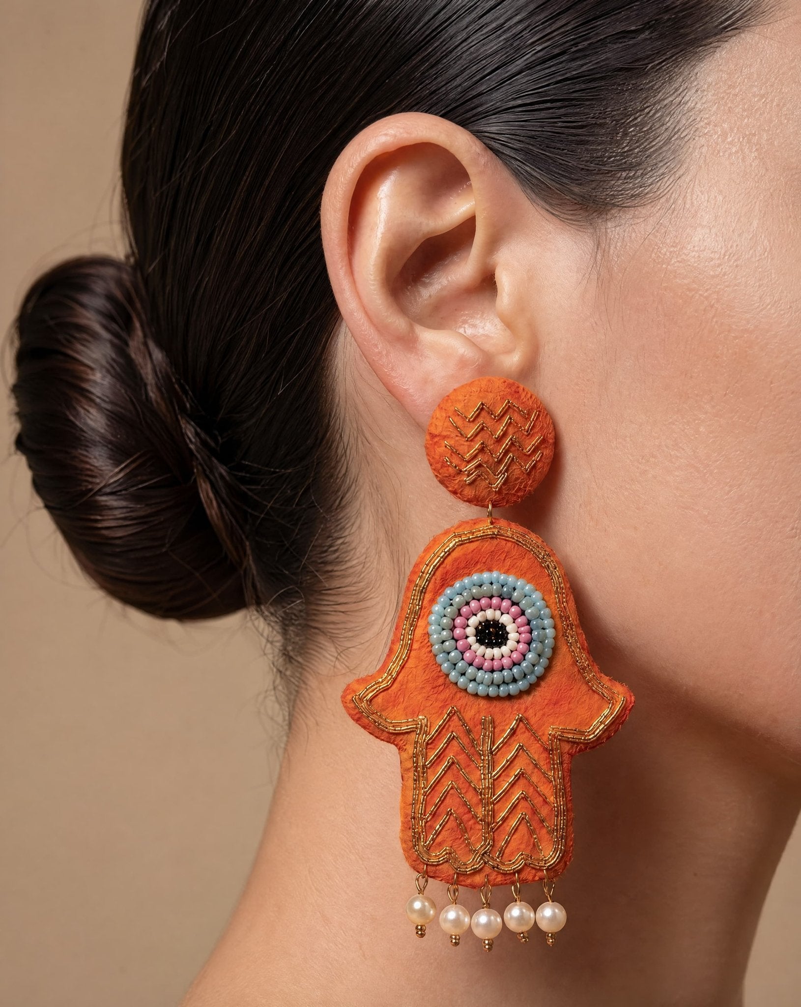 HAMSA 2 ORANGE EARRING - SR BY SONALI RAMAN - MIRA Y MANO