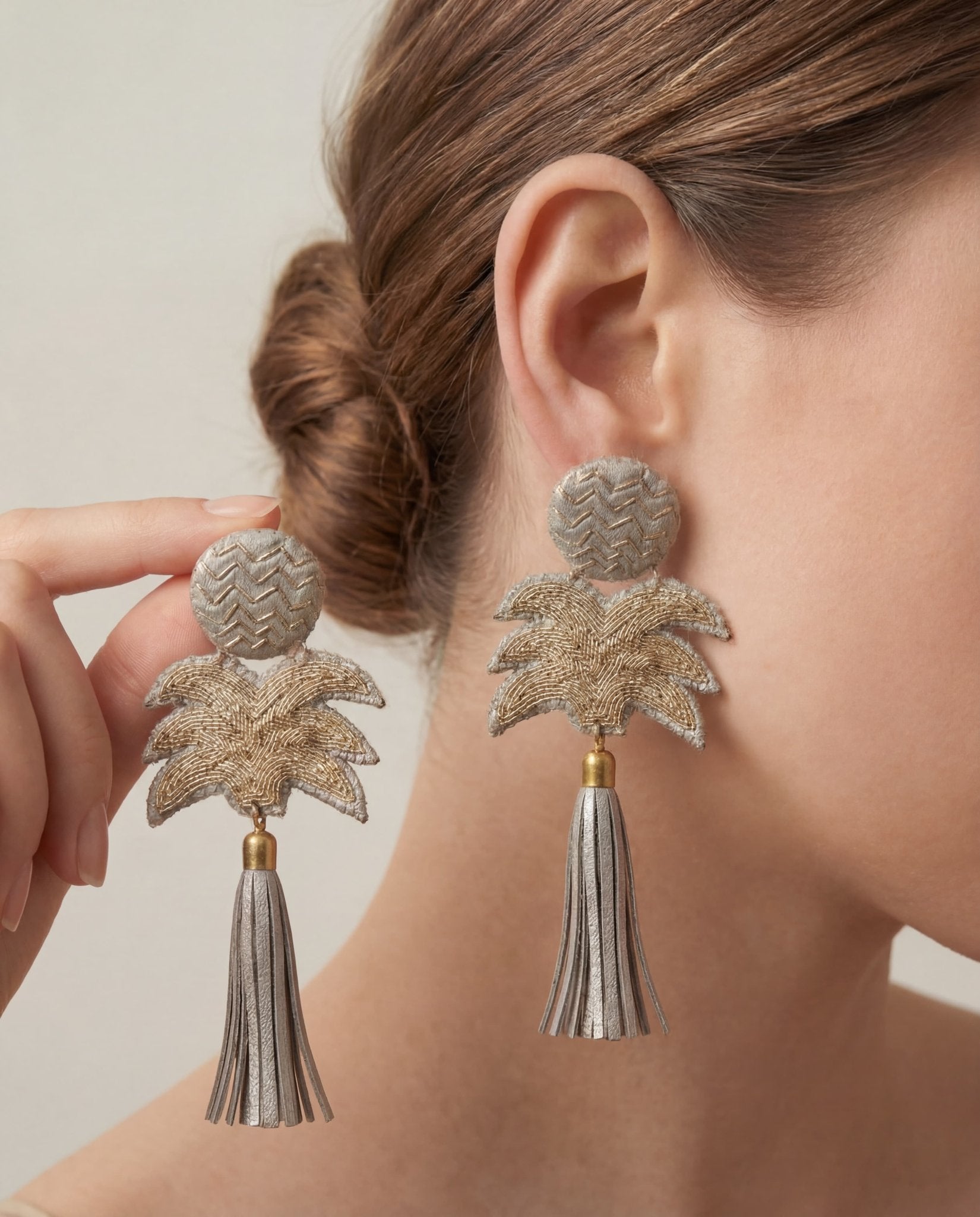 PALM DULL SILVER EARRING - SR BY SONALI RAMAN - MIRA Y MANO