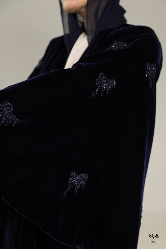 AW24STIT439 ABAYA - STITCH LABEL - MIRA Y MANO