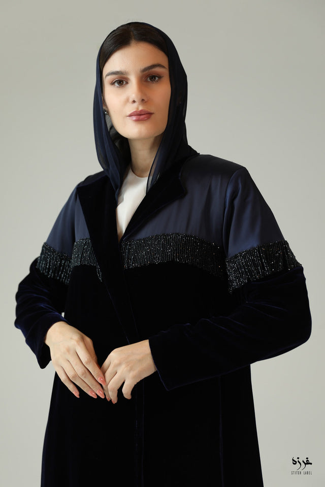 AW24STIT442 ABAYA - STITCH LABEL - MIRA Y MANO