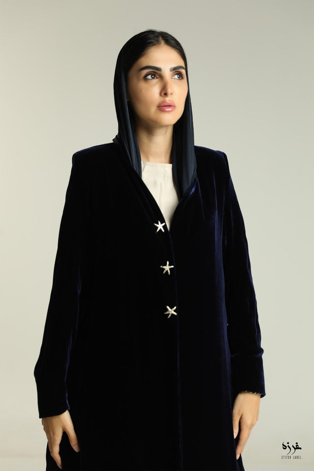 AW24STIT444 ABAYA - STITCH LABEL - MIRA Y MANO