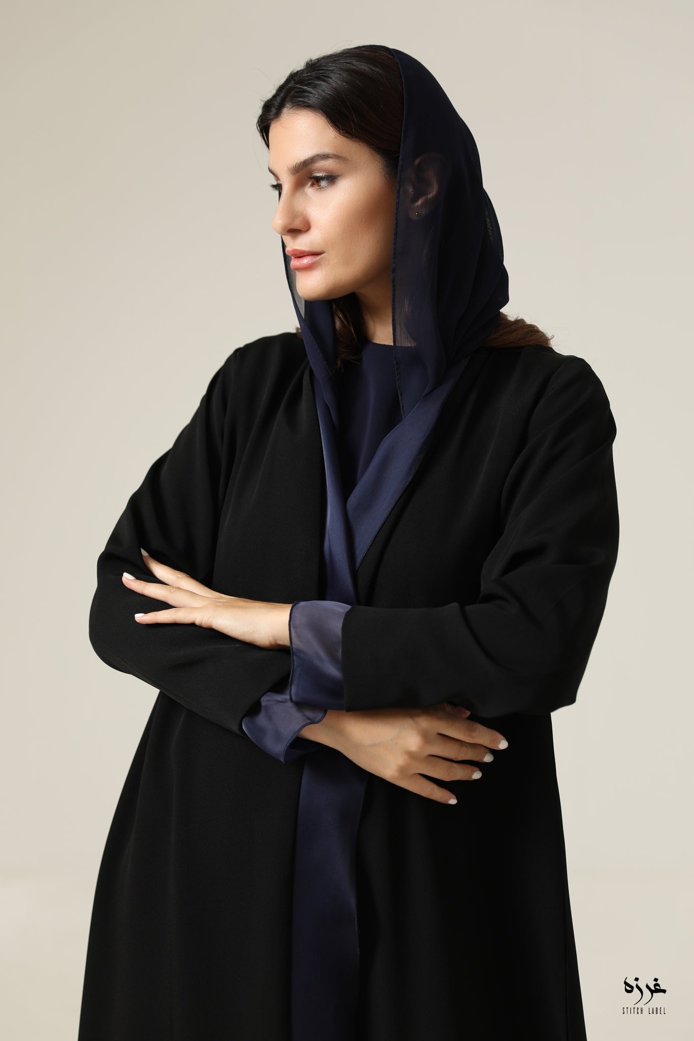 AW25STIT428 ABAYA - STITCH LABEL - MIRA Y MANO