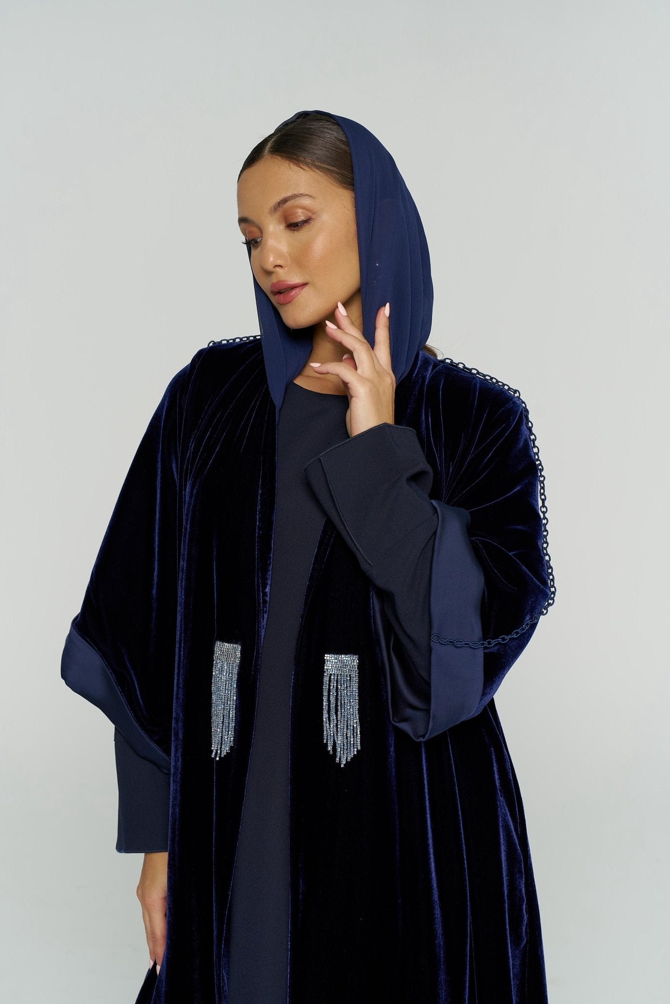 AW25STIT629 ABAYA SET - STITCH LABEL - MIRA Y MANO