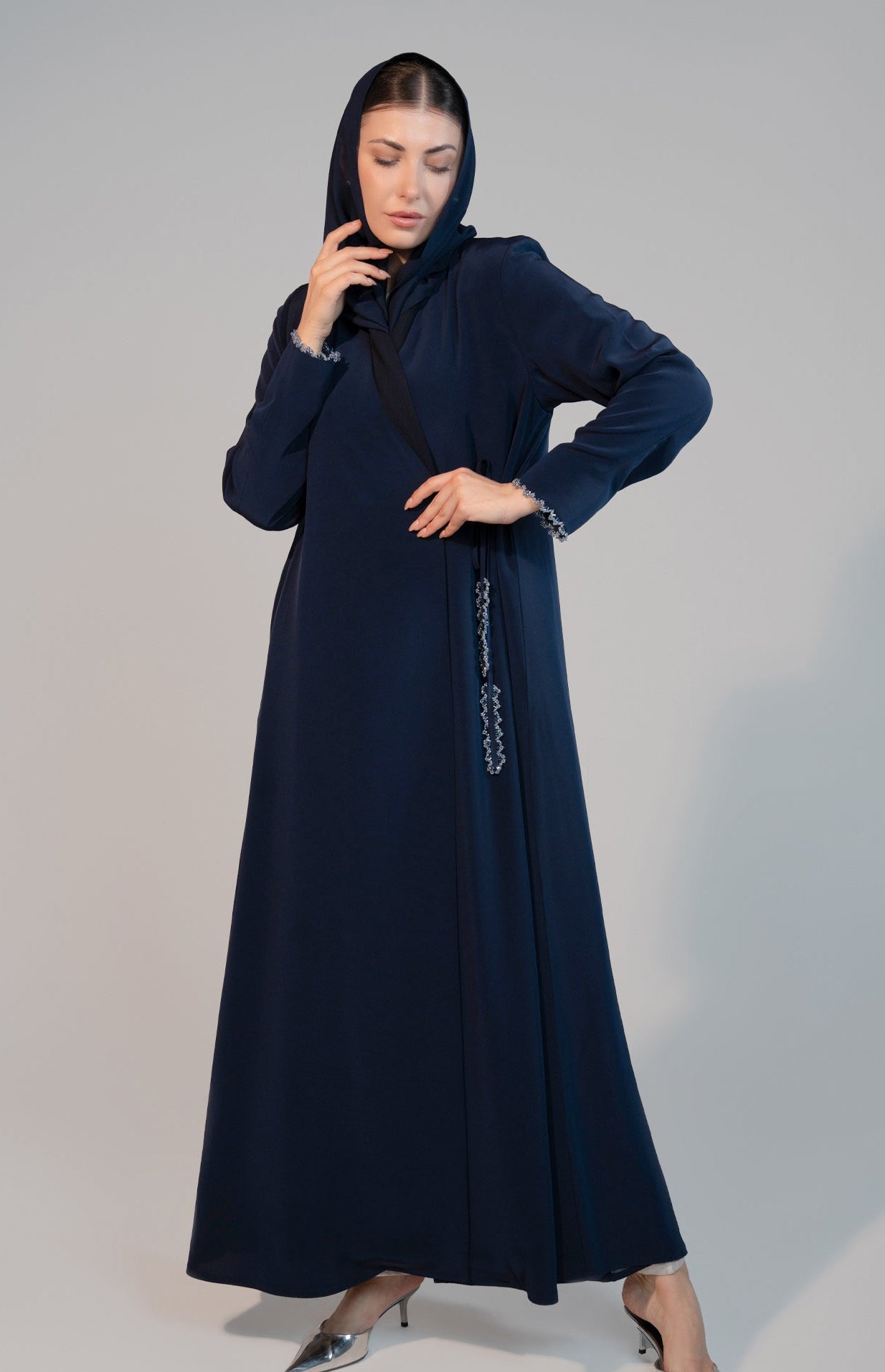 SS25STIT562 ABAYA - STITCH LABEL - MIRA Y MANO