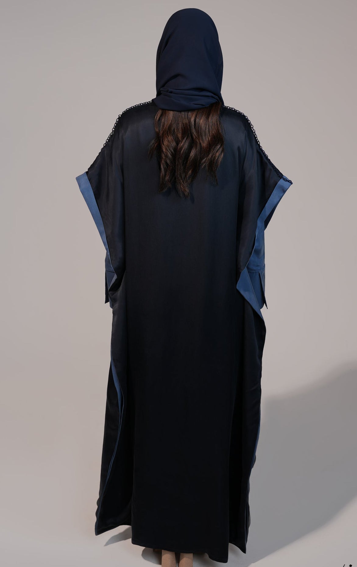 SS25STIT568 ABAYA SET - STITCH LABEL - MIRA Y MANO