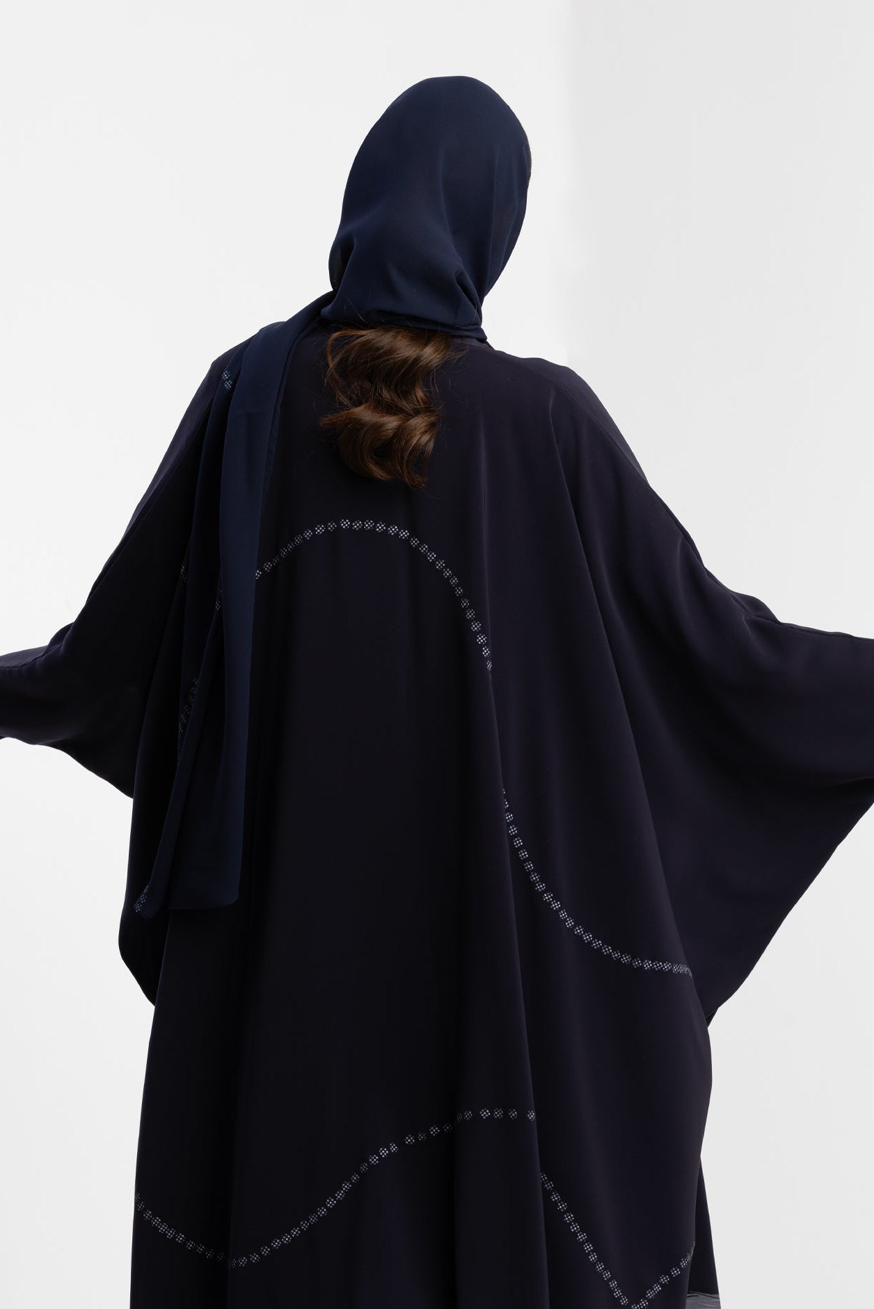 SS26STIT708 ABAYA - STITCH LABEL - MIRA Y MANO