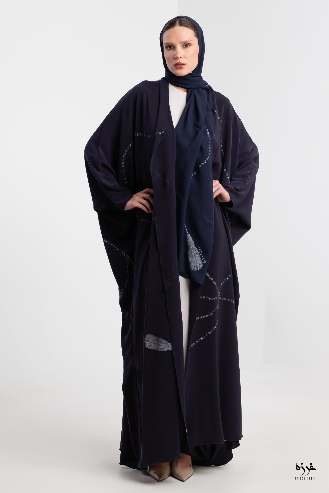 SS26STIT708 ABAYA - STITCH LABEL - MIRA Y MANO