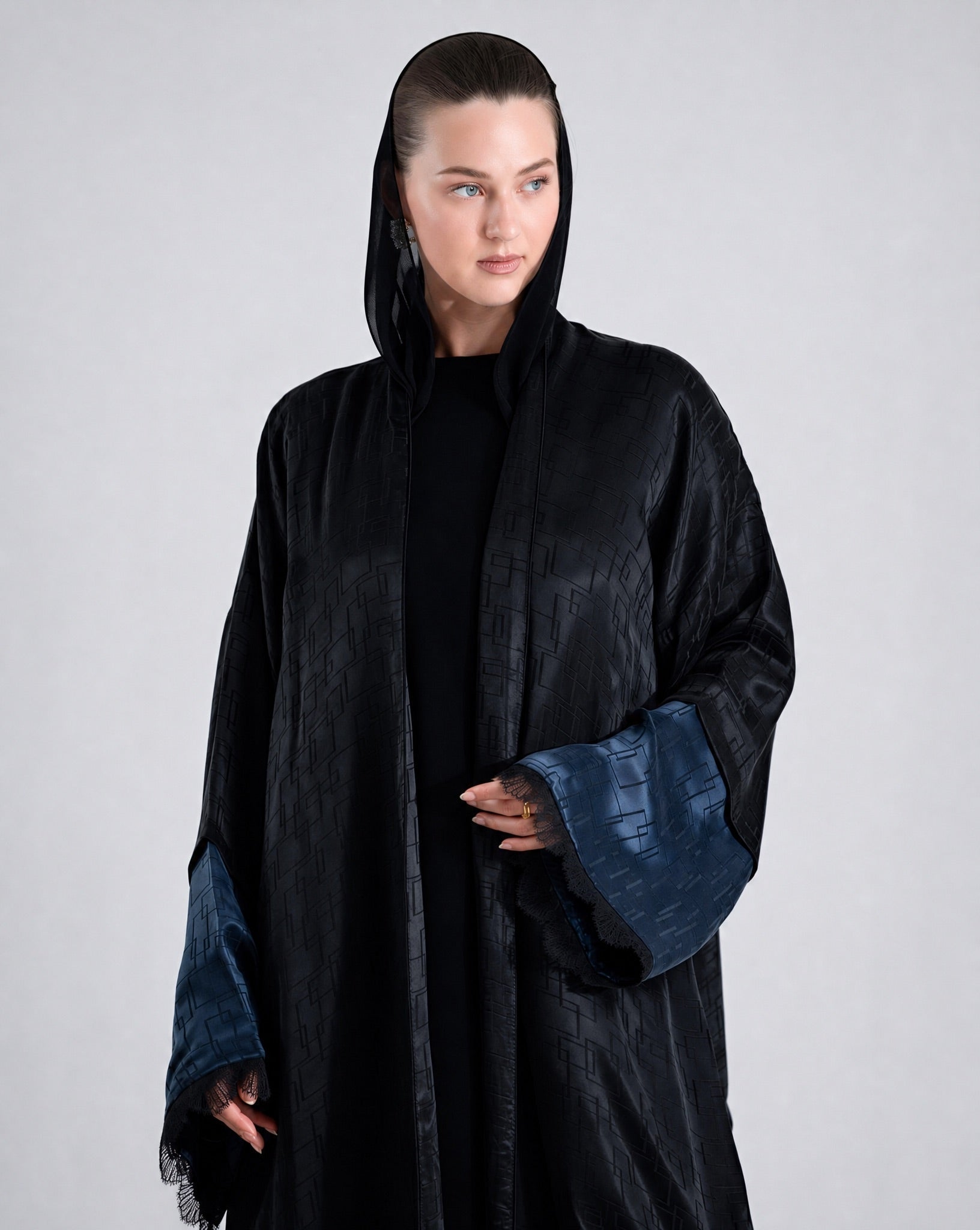 SS26STIT757 ABAYA - STITCH LABEL - MIRA Y MANO