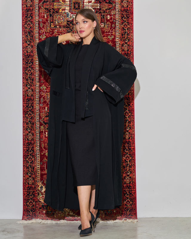 FG 442 ABAYA AA24 - STYLE HAUTE COUTURE - MIRA Y MANO