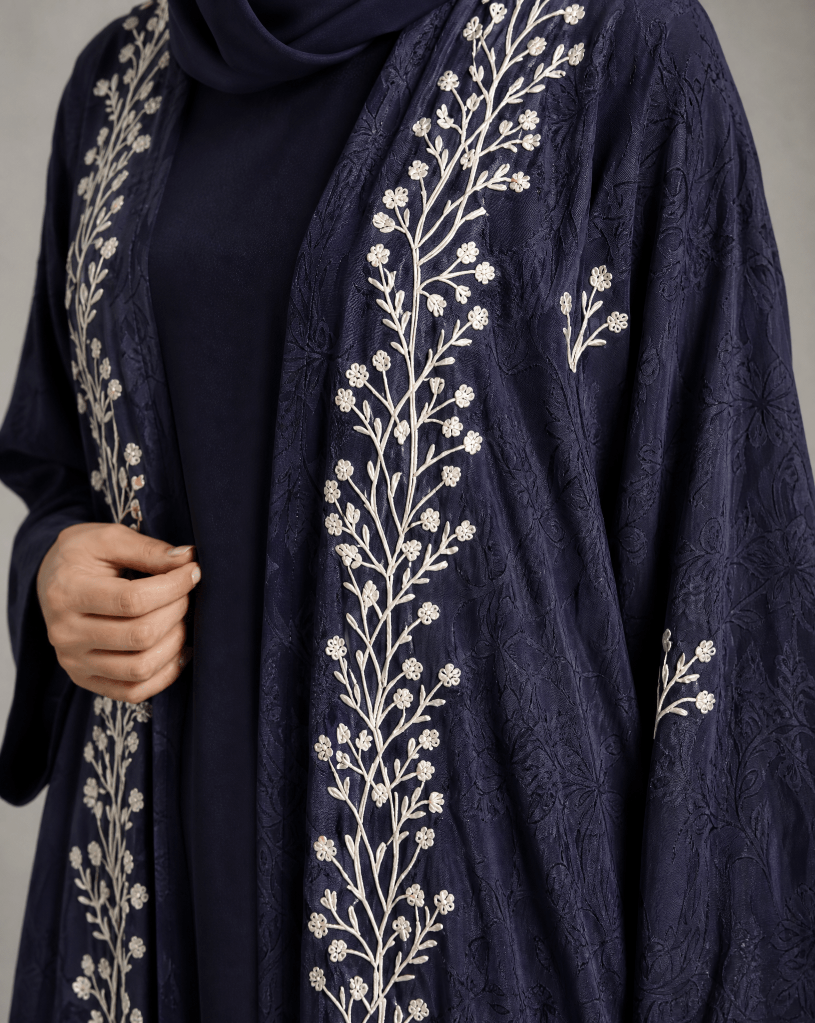FG 509-NV ABAYA - STYLE HAUTE COUTURE - MIRA Y MANO