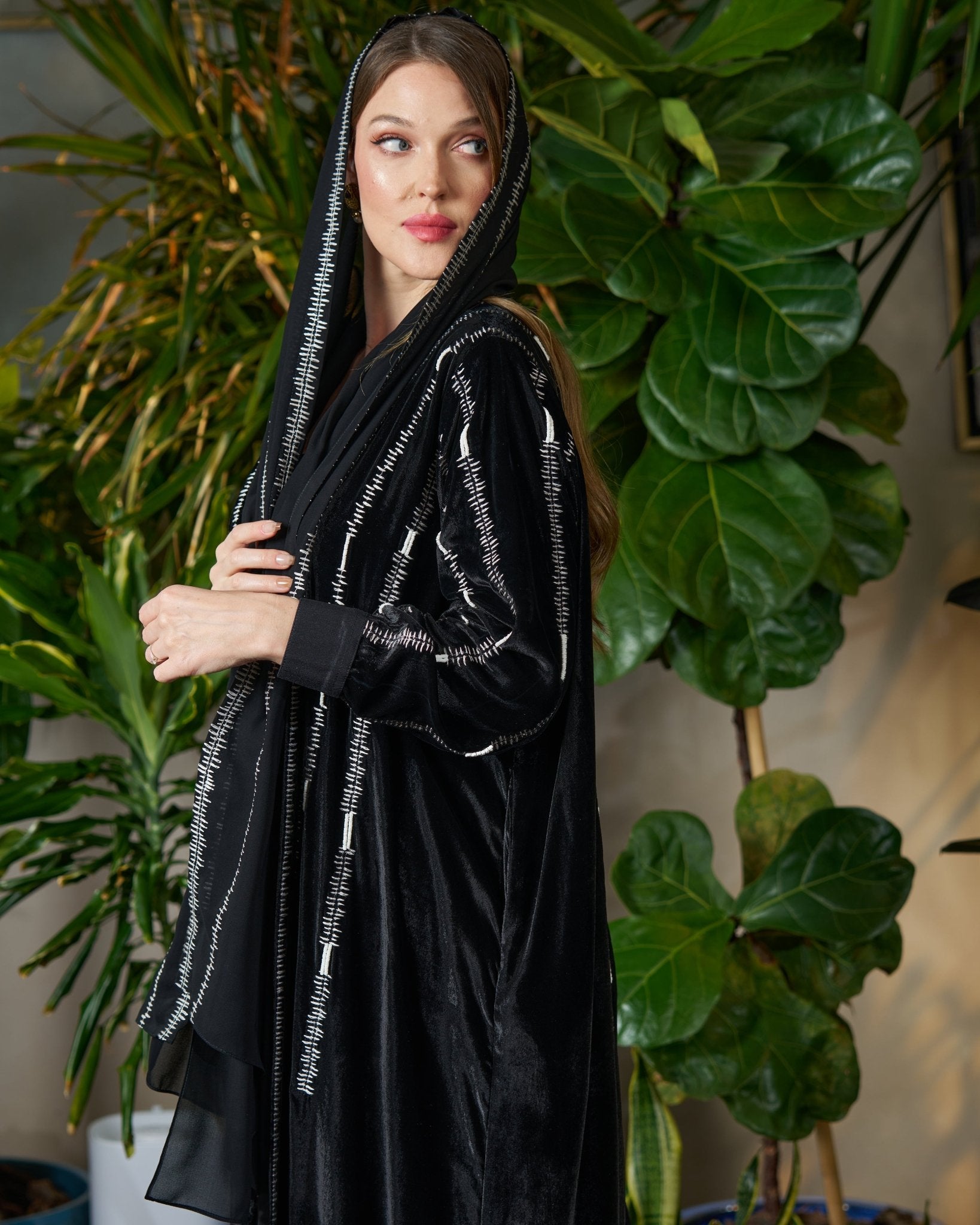 FG 962 ABAYA - STYLE HAUTE COUTURE - MIRA Y MANO