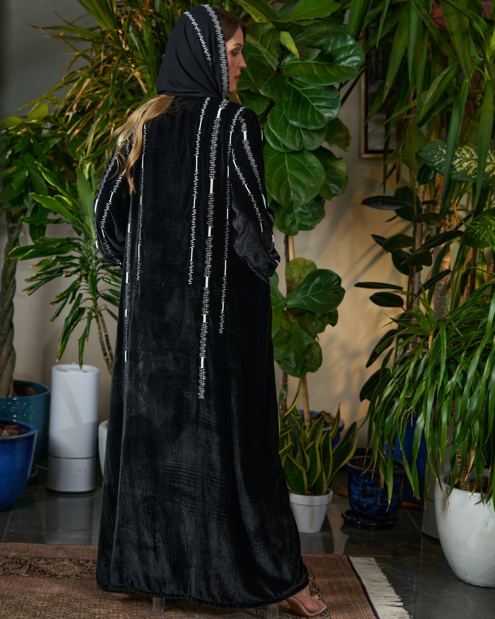 FG 962 ABAYA - STYLE HAUTE COUTURE - MIRA Y MANO