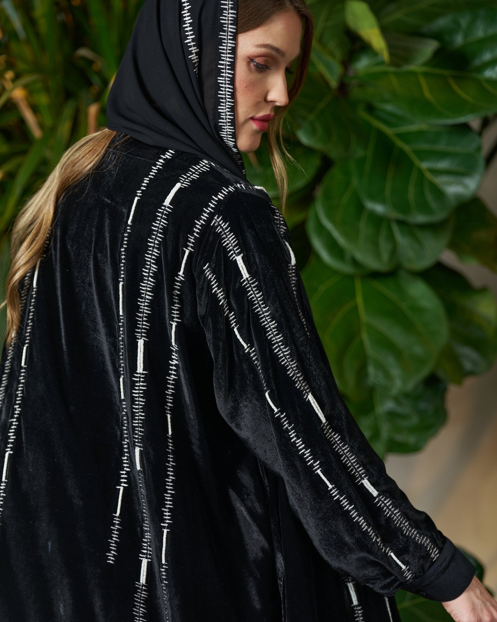 FG 962 ABAYA - STYLE HAUTE COUTURE - MIRA Y MANO