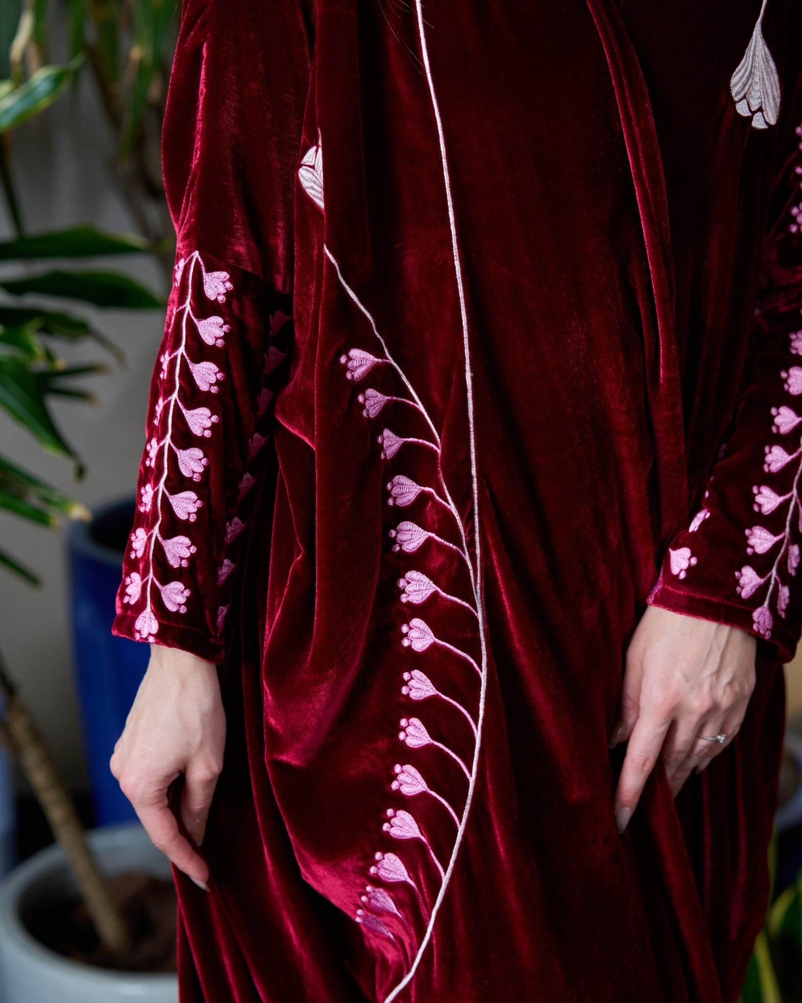 FG 965 ABAYA - STYLE HAUTE COUTURE - MIRA Y MANO