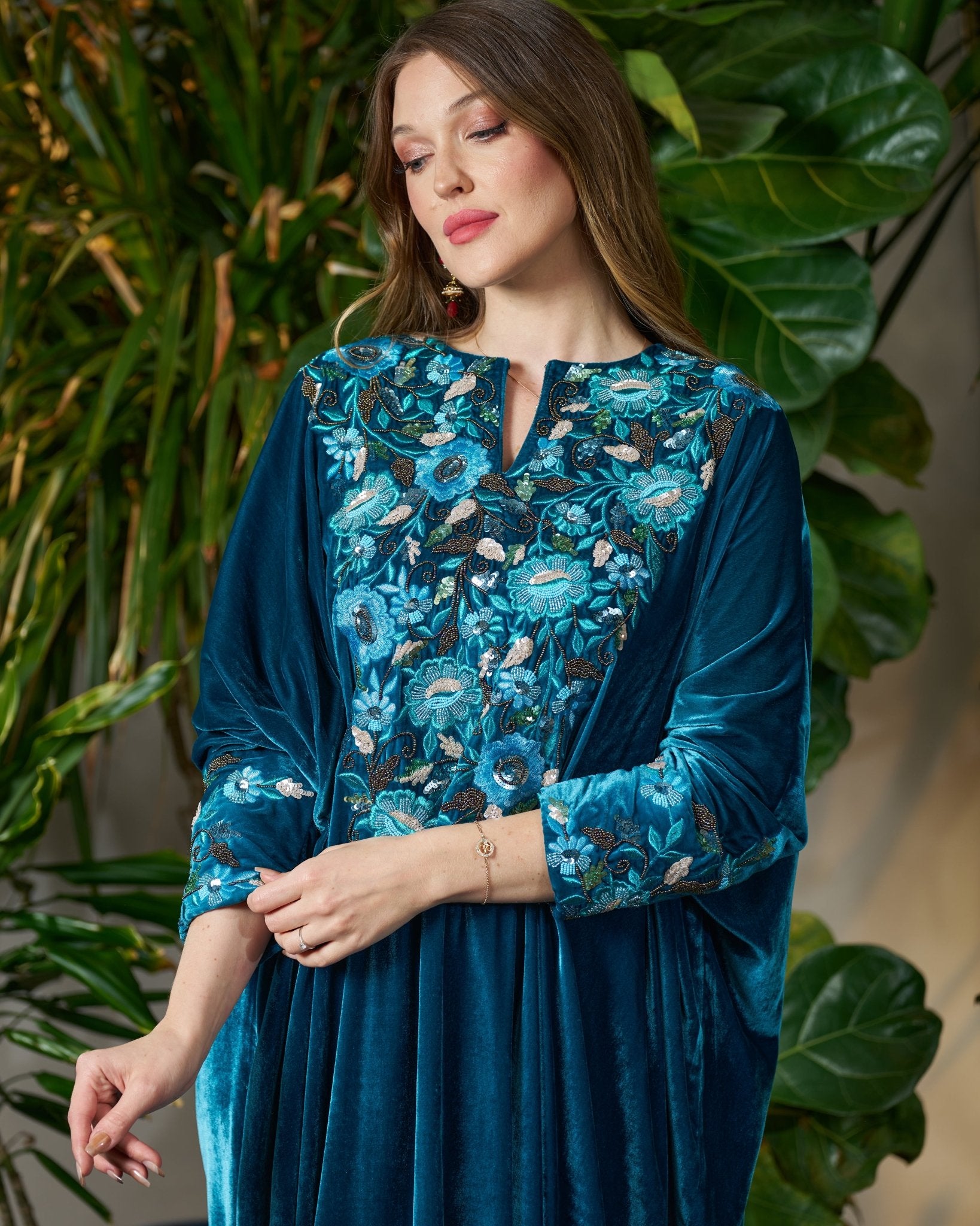 FG 967 - BL JALABIAH - STYLE HAUTE COUTURE - MIRA Y MANO