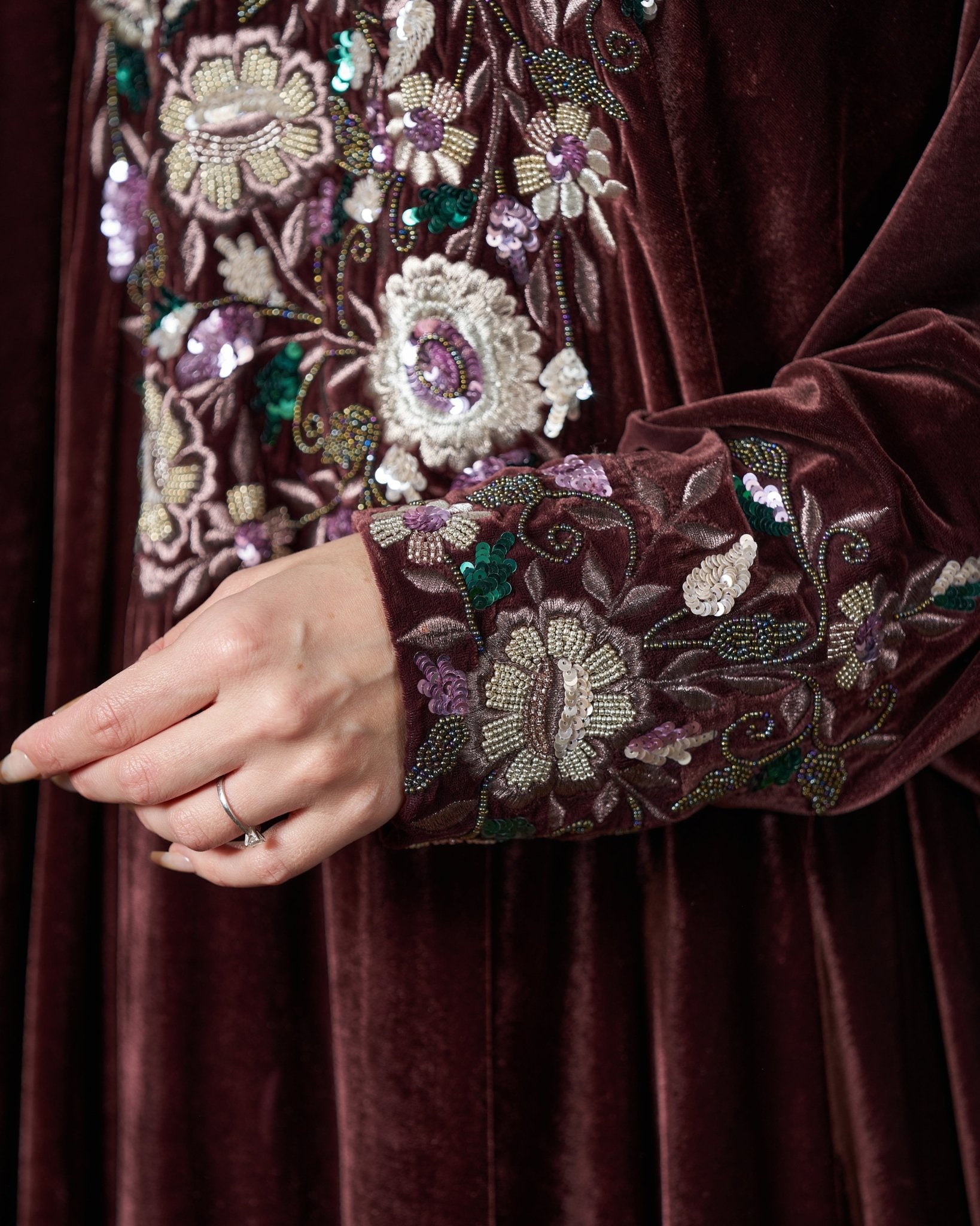 FG 967 - BR JALABIAH - STYLE HAUTE COUTURE - MIRA Y MANO