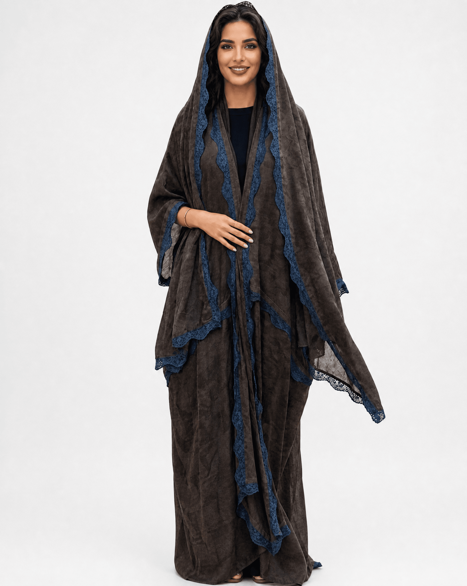 580SU - DG ABAYA - SUZAN MAZAFFAR - MIRA Y MANO