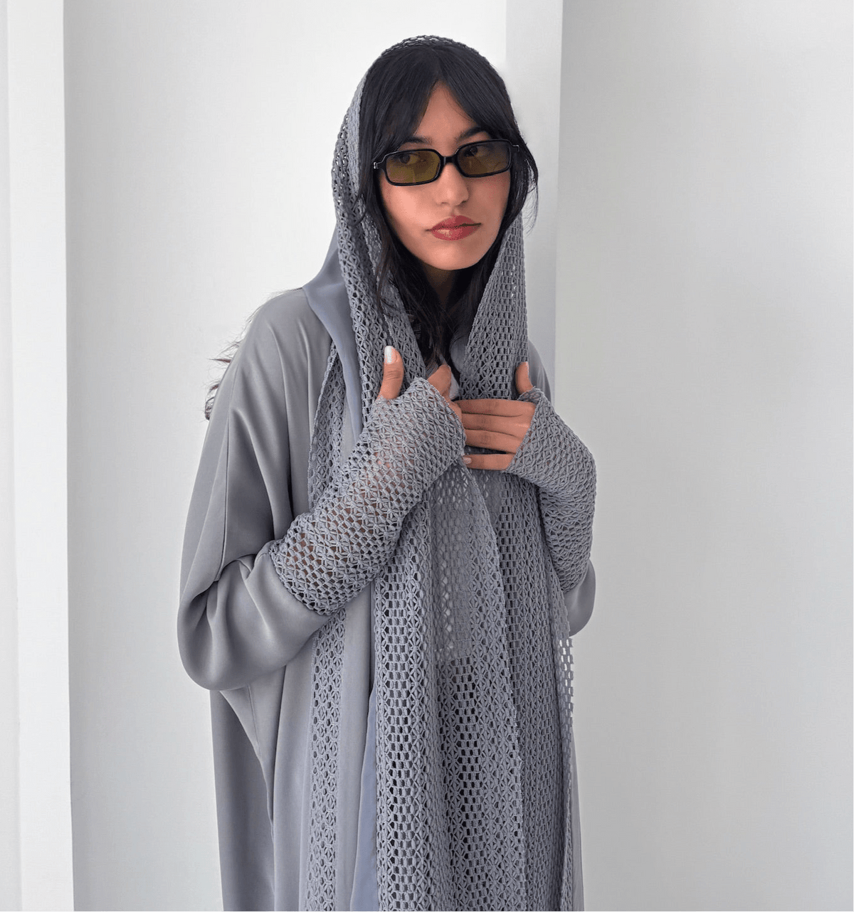 CS - GR ABAYA - MIRA Y MANO