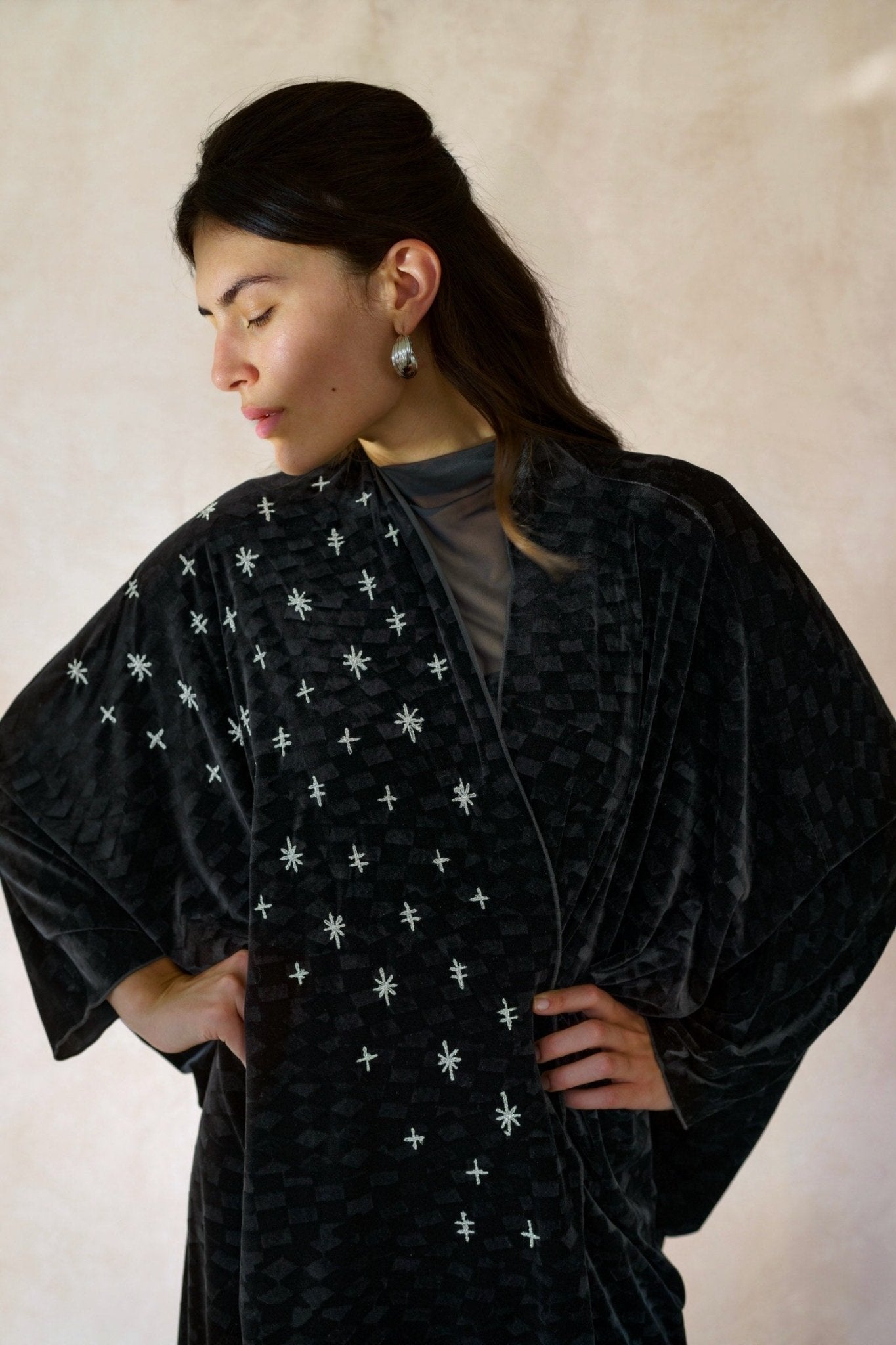STARRY NIGTH BLACK ABAYA - TEAL - MIRA Y MANO