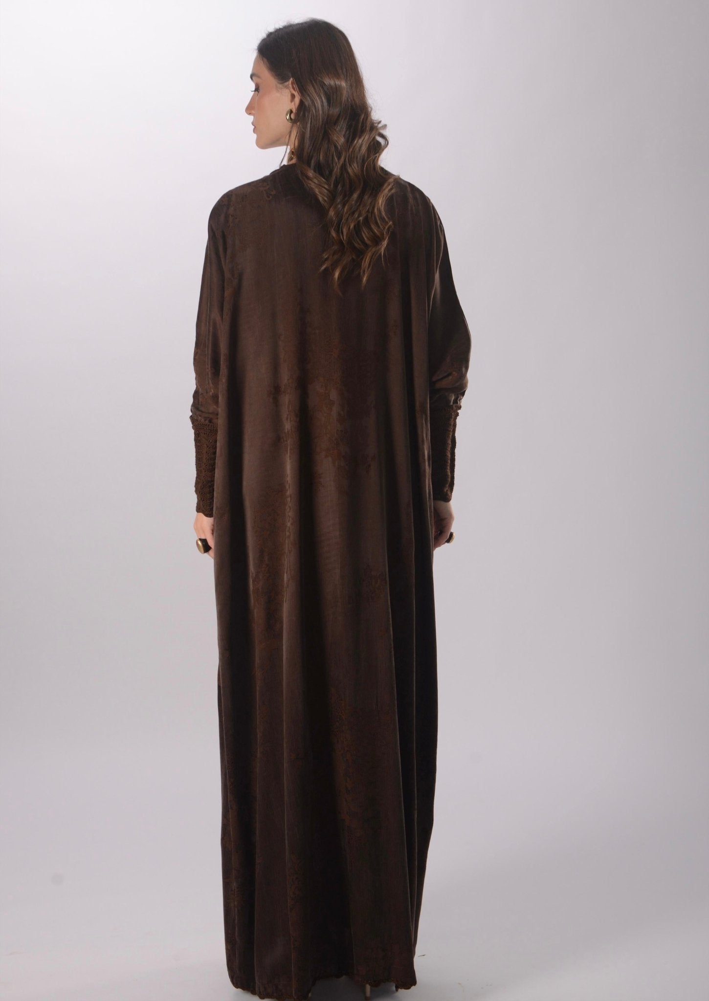 TH1731 ABAYA - THAA KSA - MIRA Y MANO