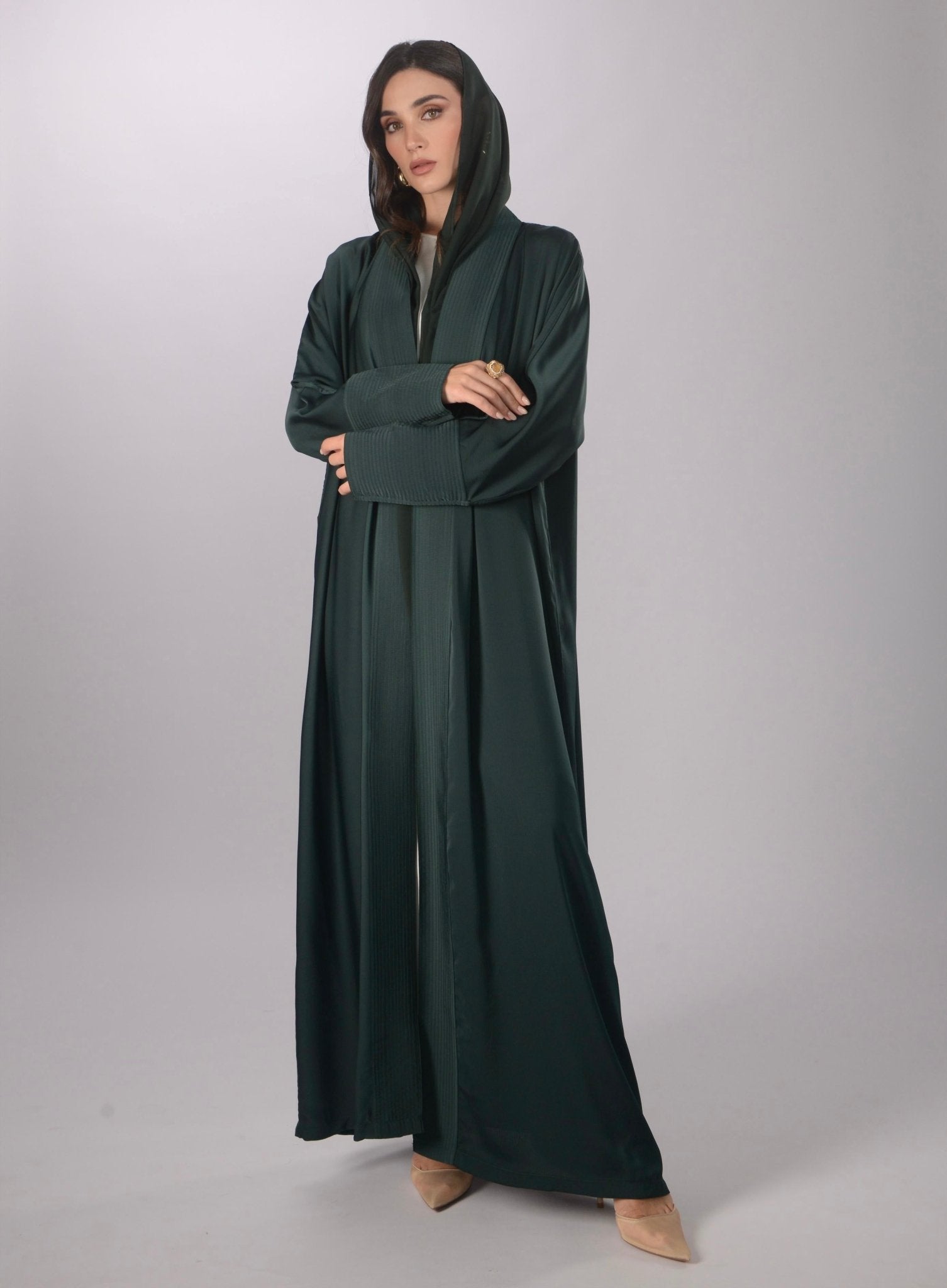 TH1745 ABAYA - THAA KSA - MIRA Y MANO