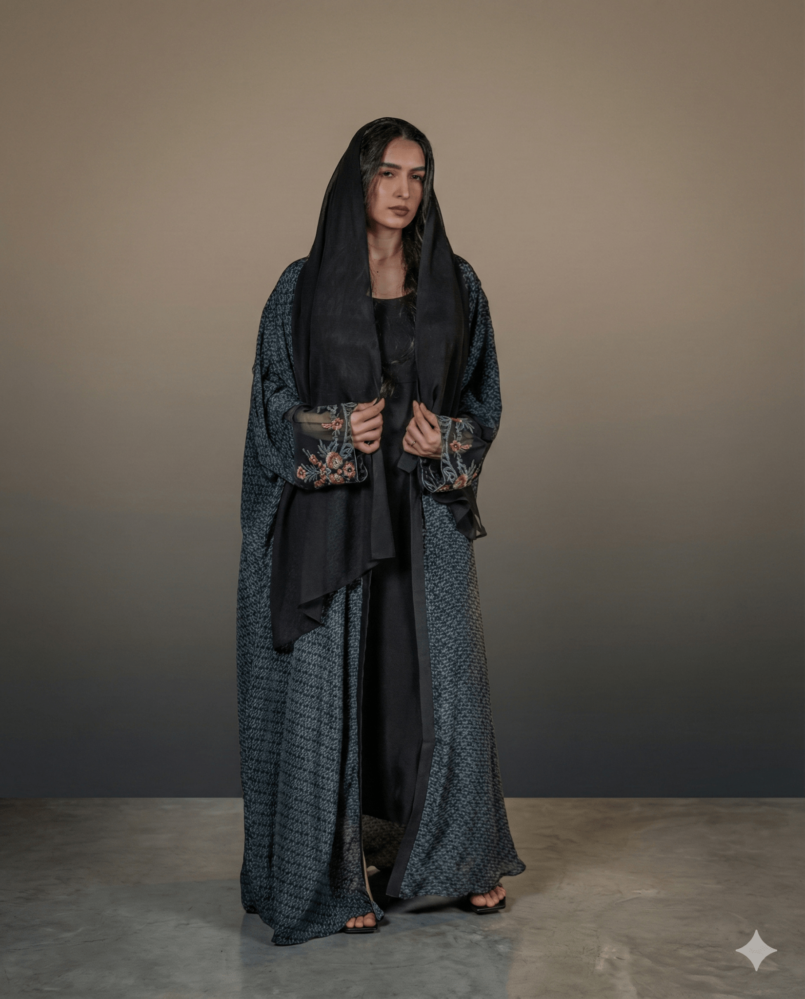 BT6529 - B ABAYA - THE DRESSING ROOM - MIRA Y MANO
